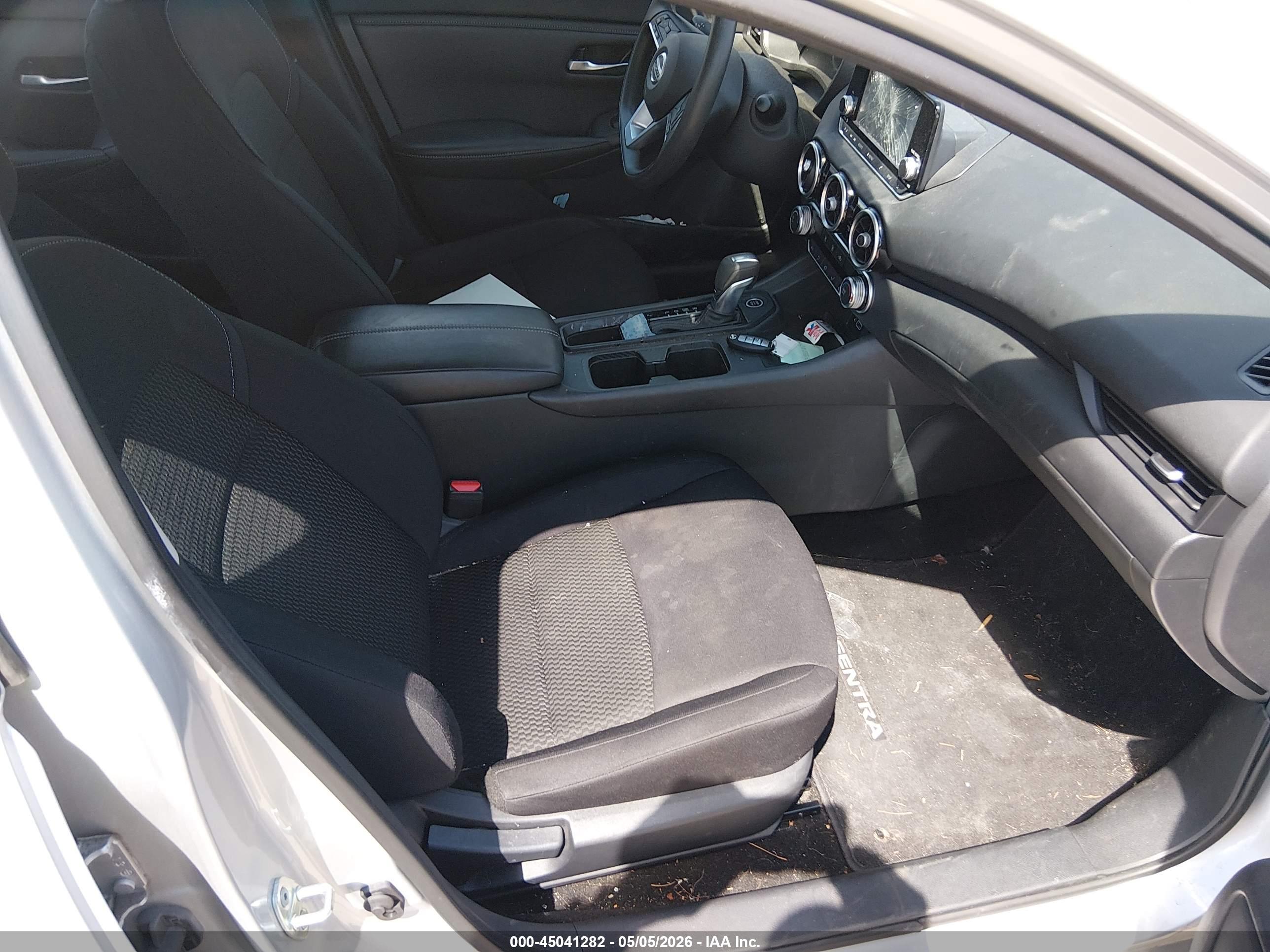 NISSAN SENTRA image 5