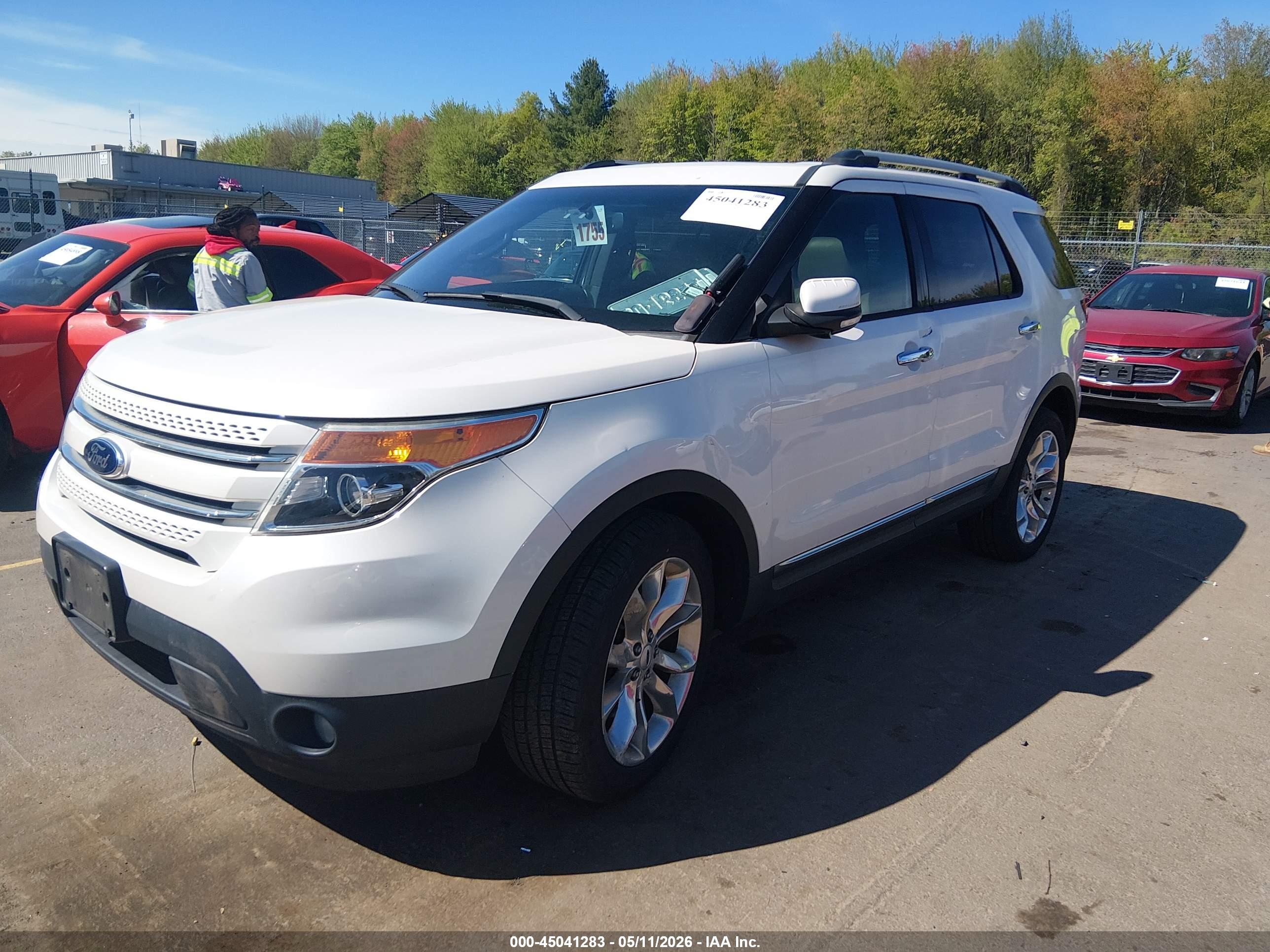 FORD EXPLORER image 2