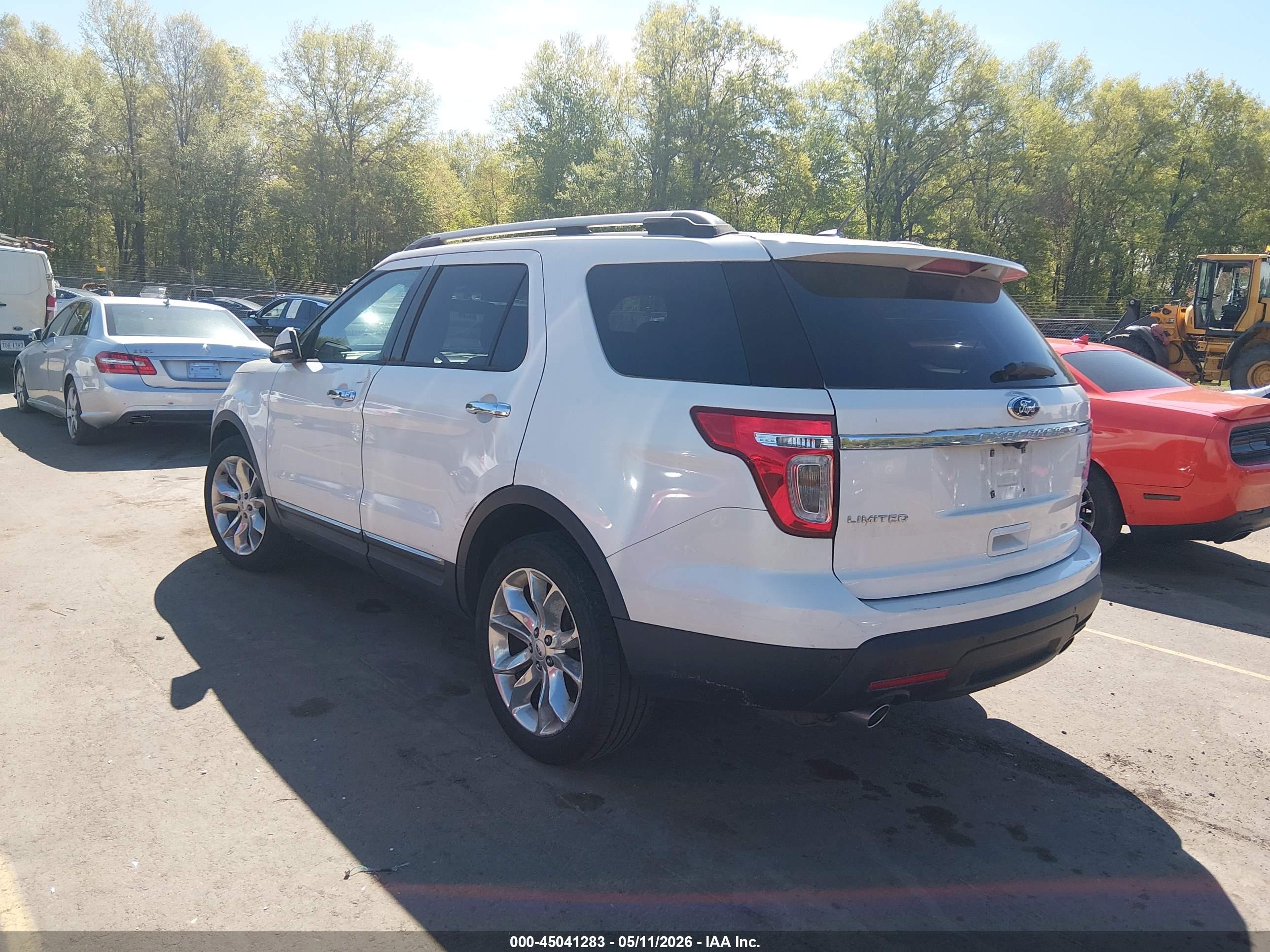 FORD EXPLORER image 3