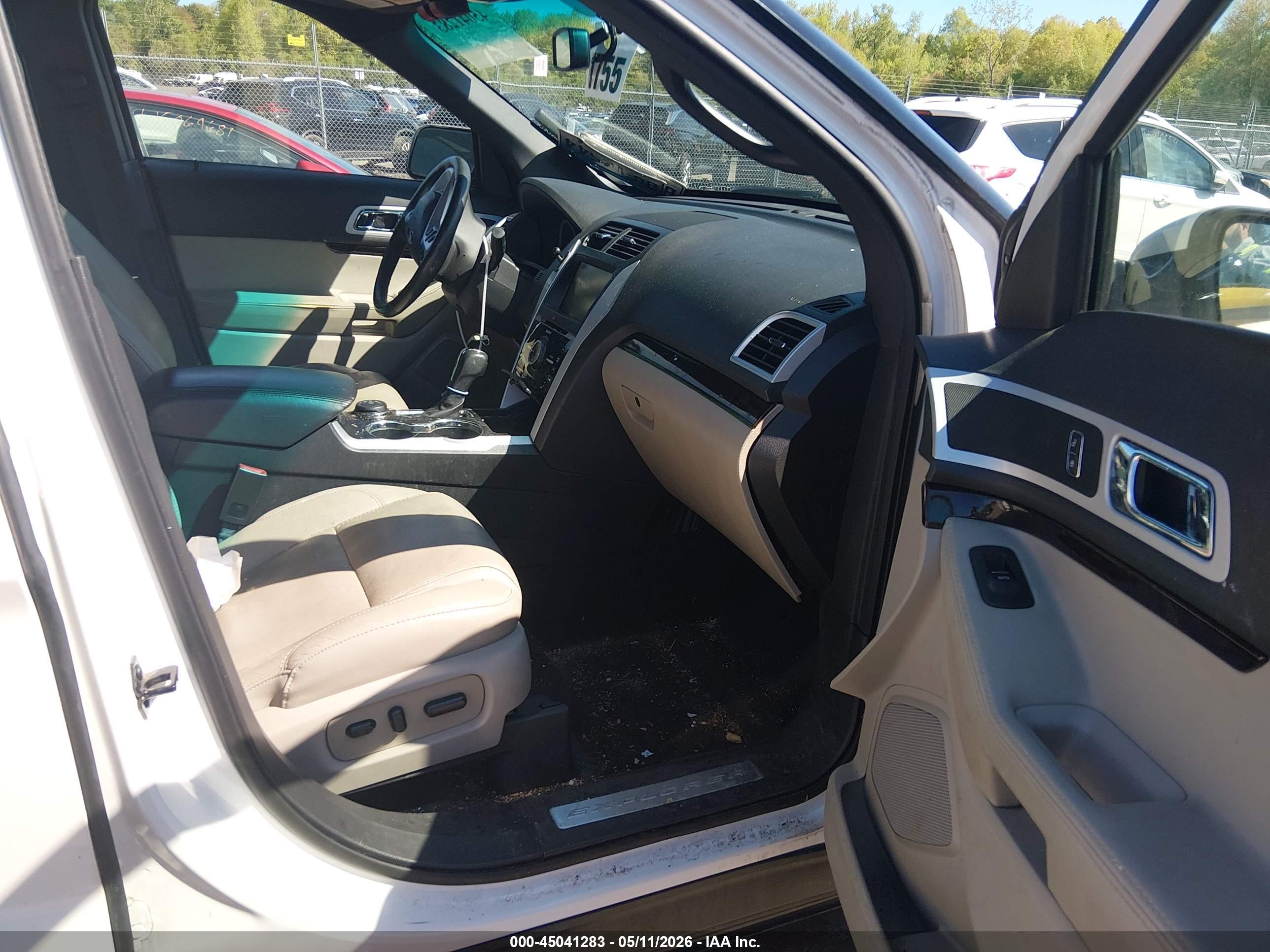 FORD EXPLORER image 5