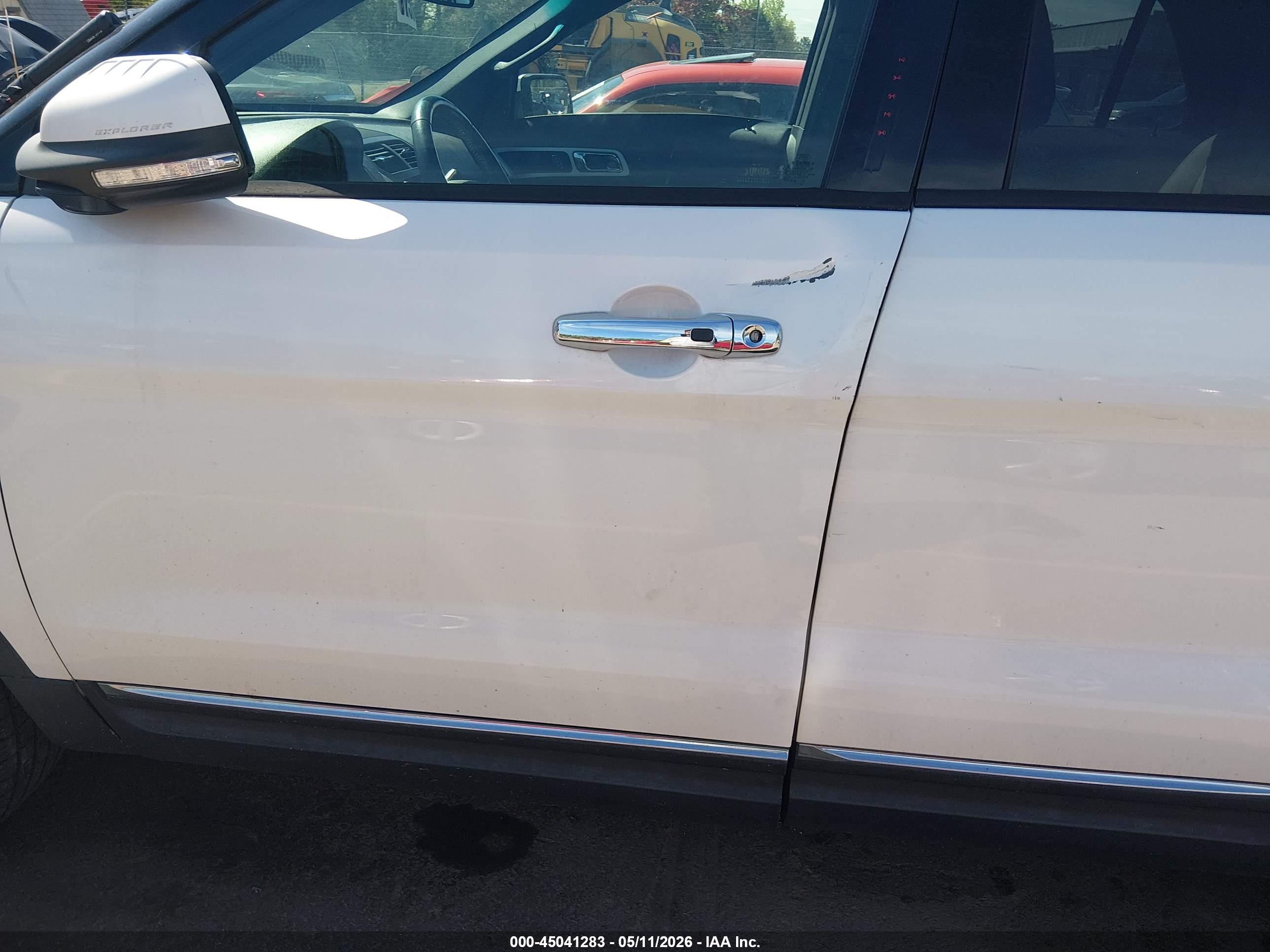 FORD EXPLORER image 6