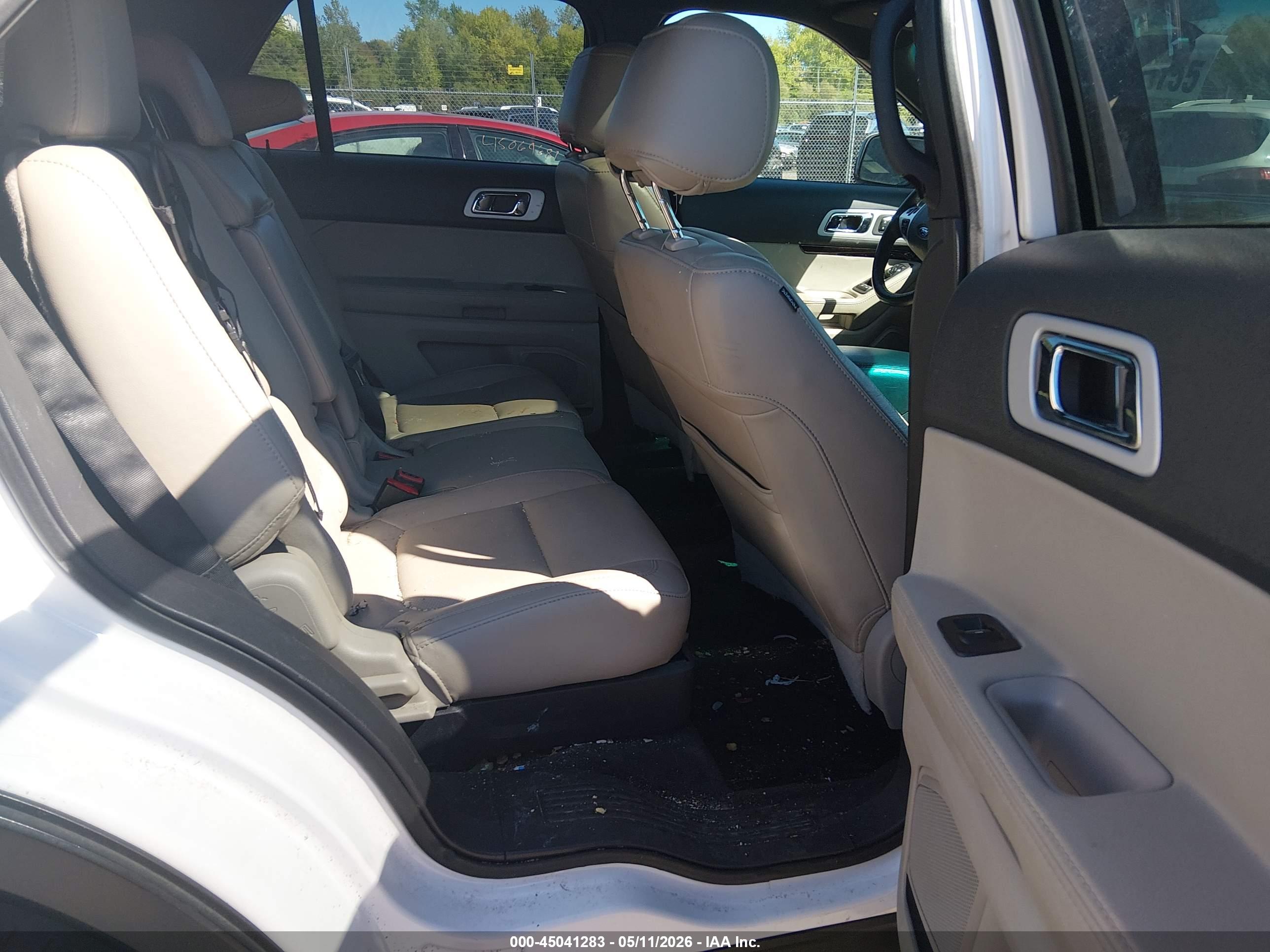 FORD EXPLORER image 8