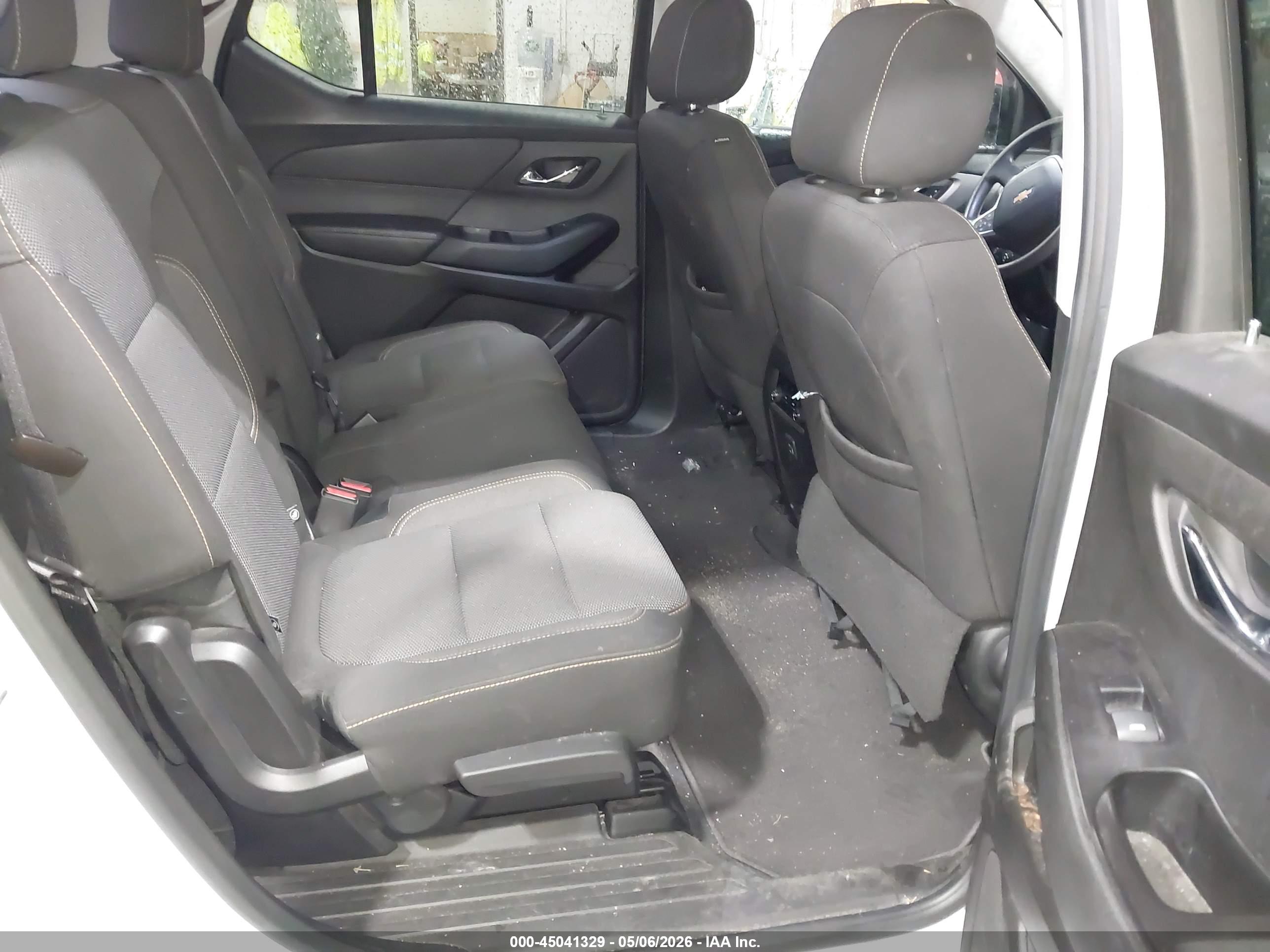 CHEVROLET TRAVERSE image 8