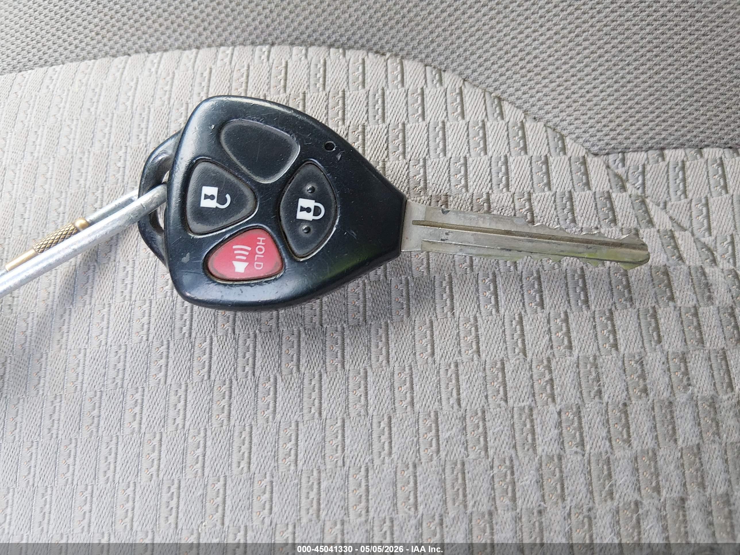 TOYOTA RAV4 image 11