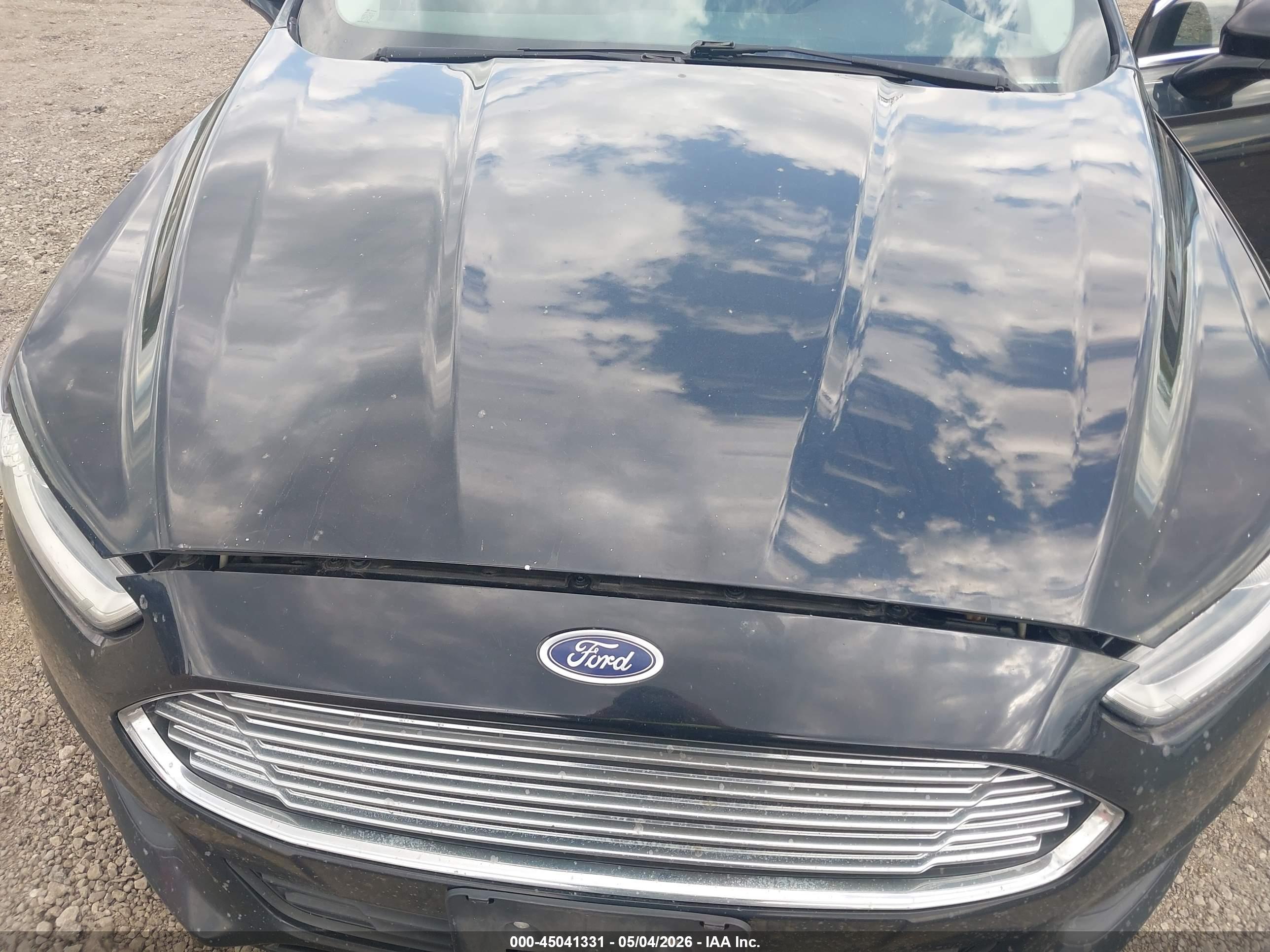 FORD FUSION image 10