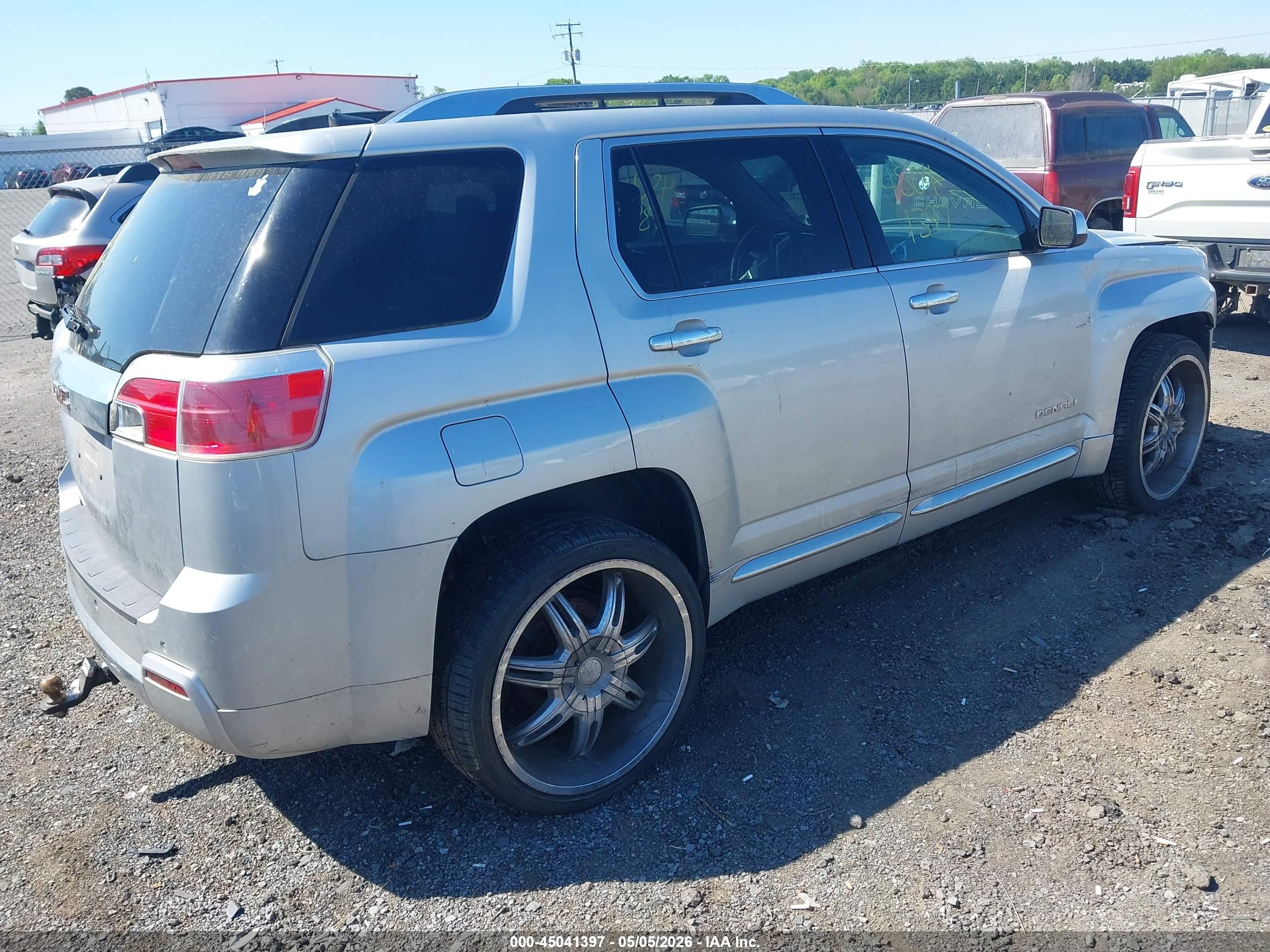 GMC TERRAIN image 4