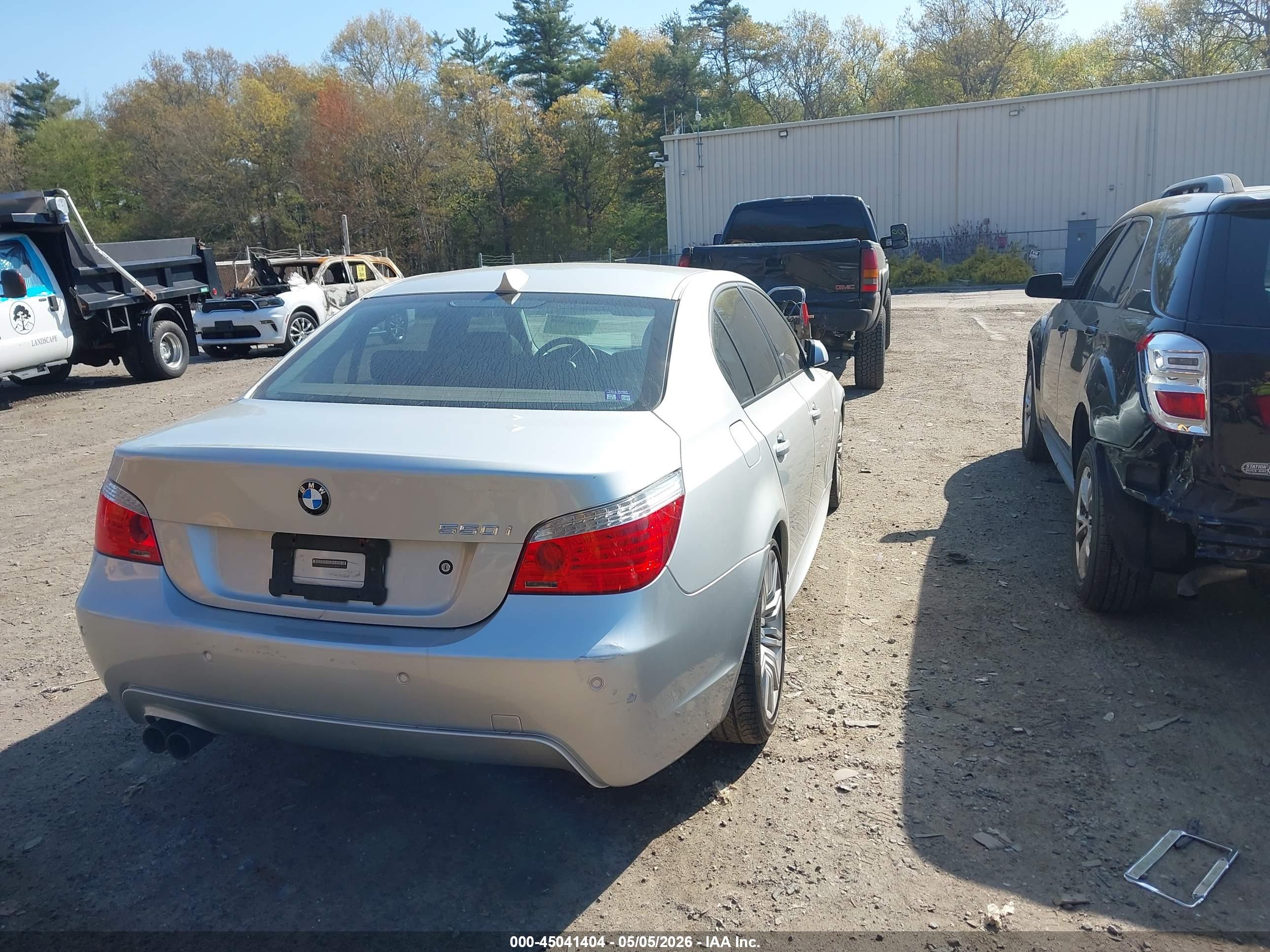 BMW 550I image 4