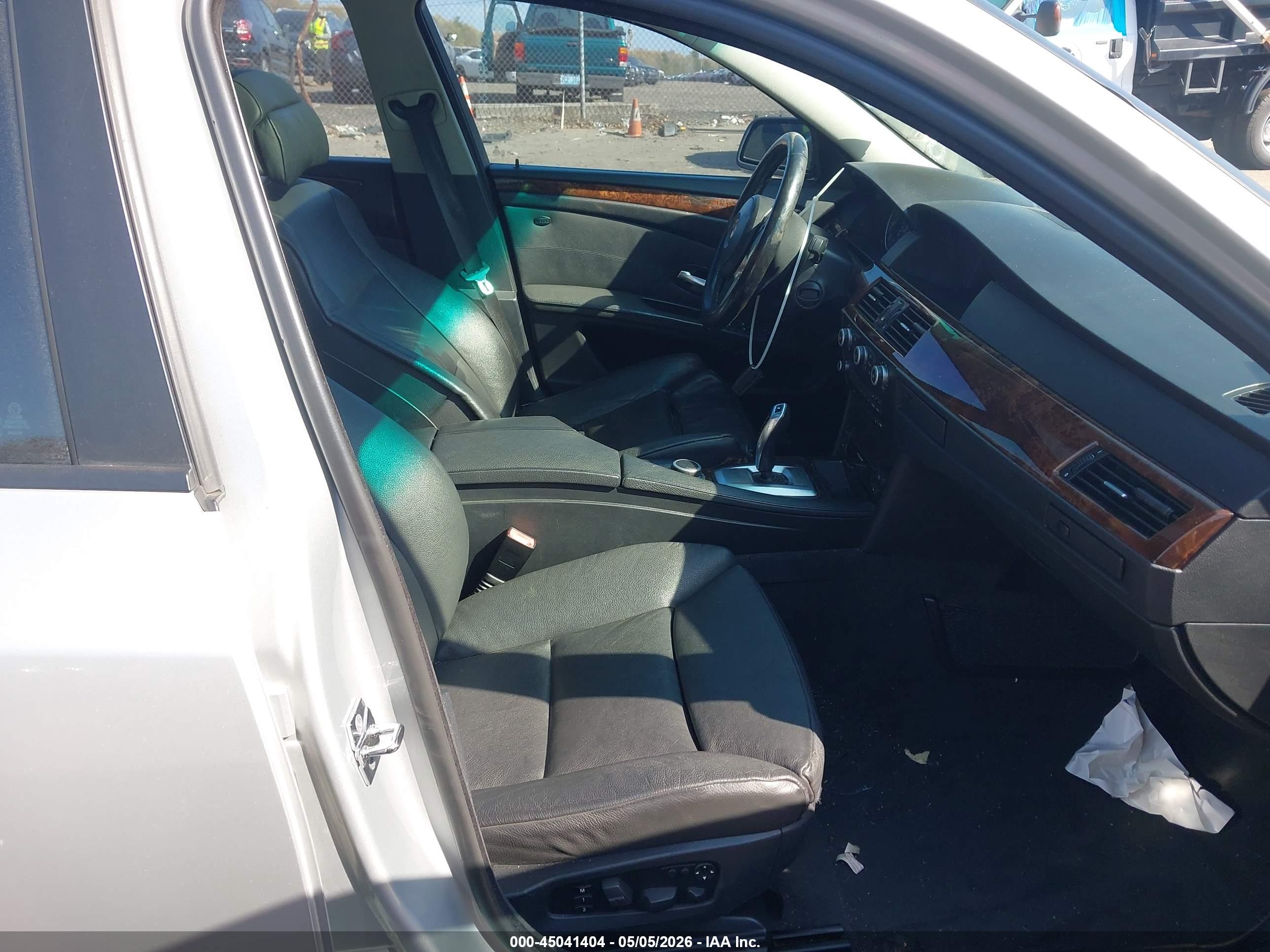 BMW 550I image 5