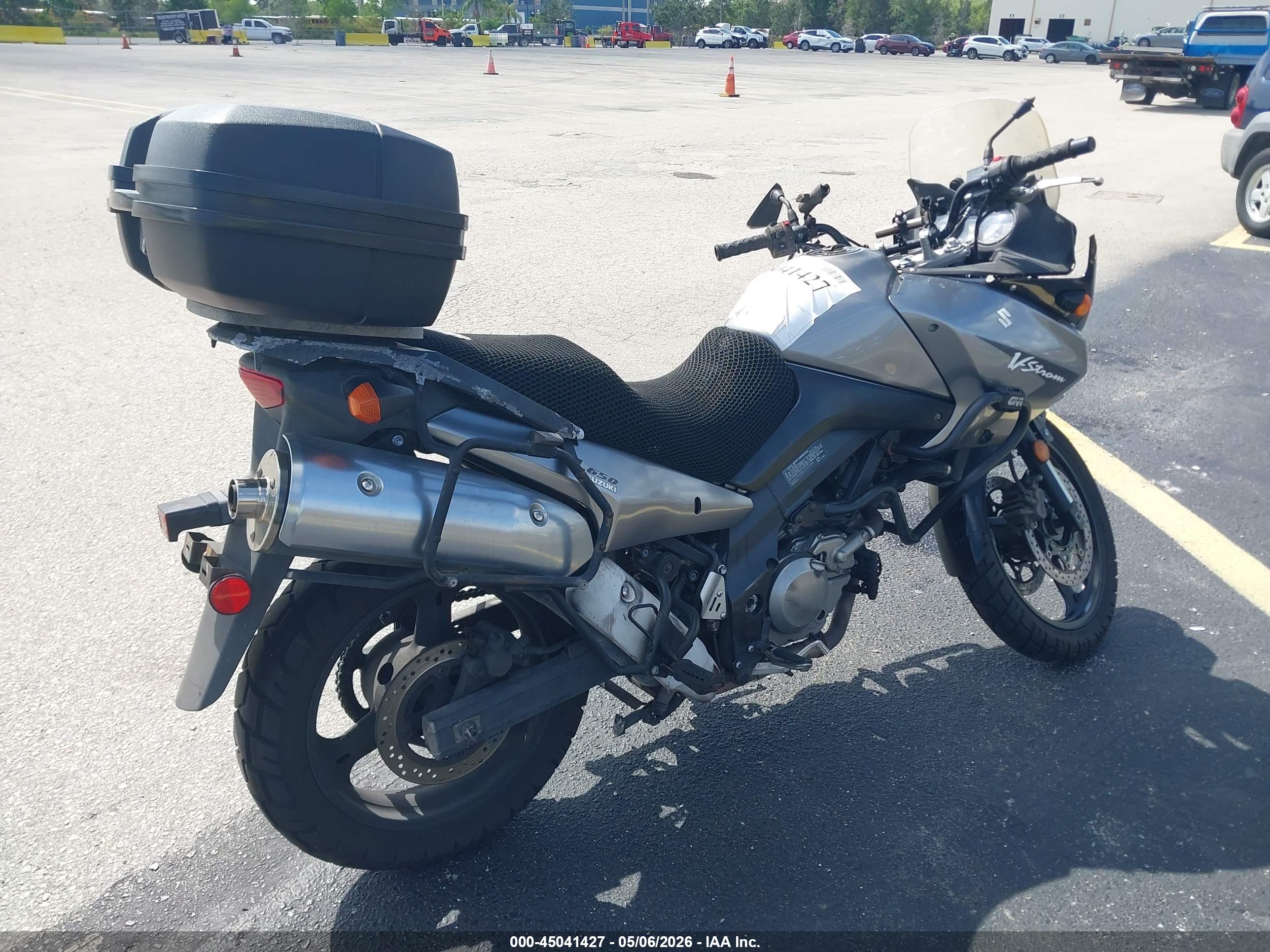 SUZUKI DL650 image 4