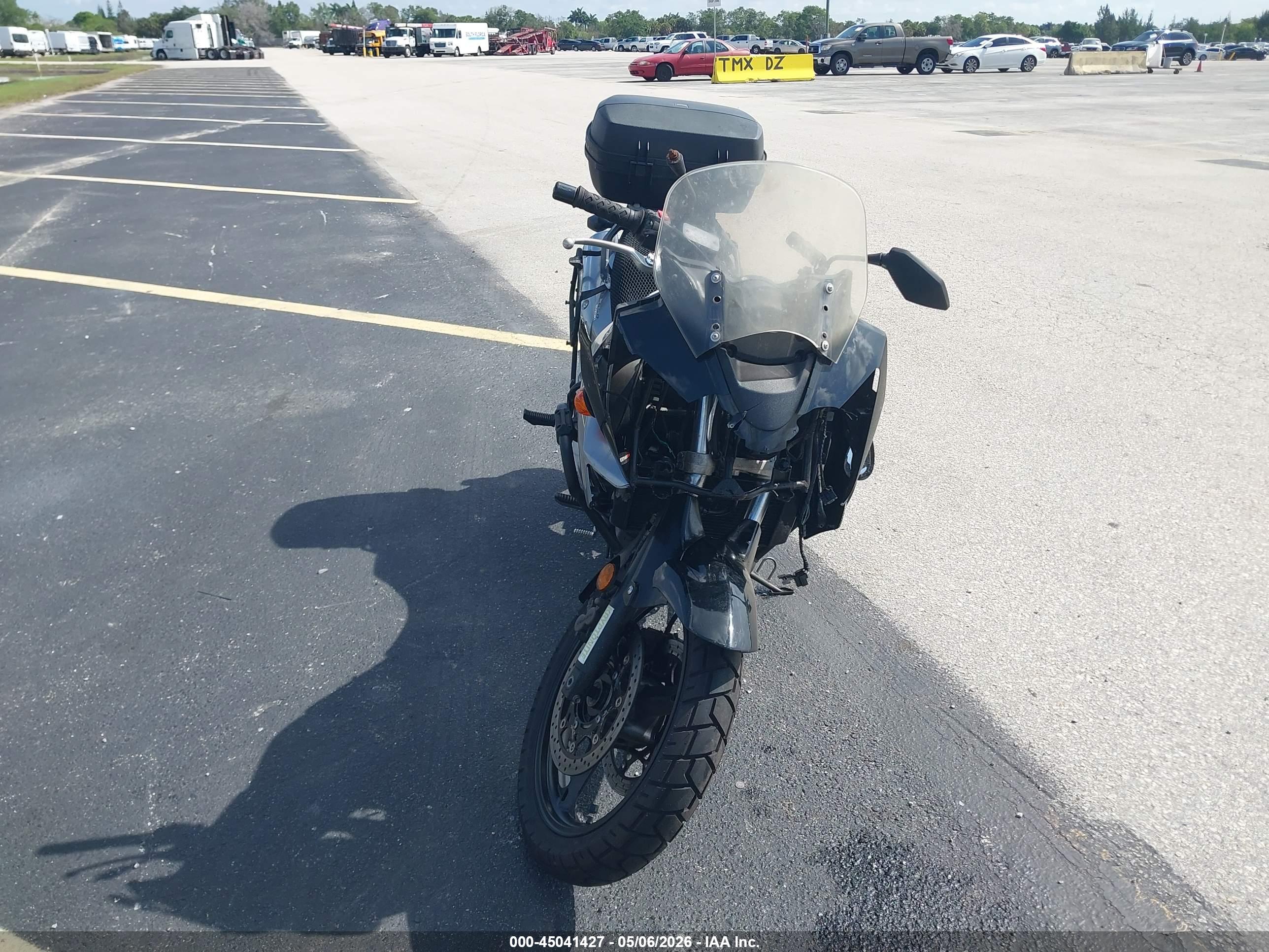 SUZUKI DL650 image 5