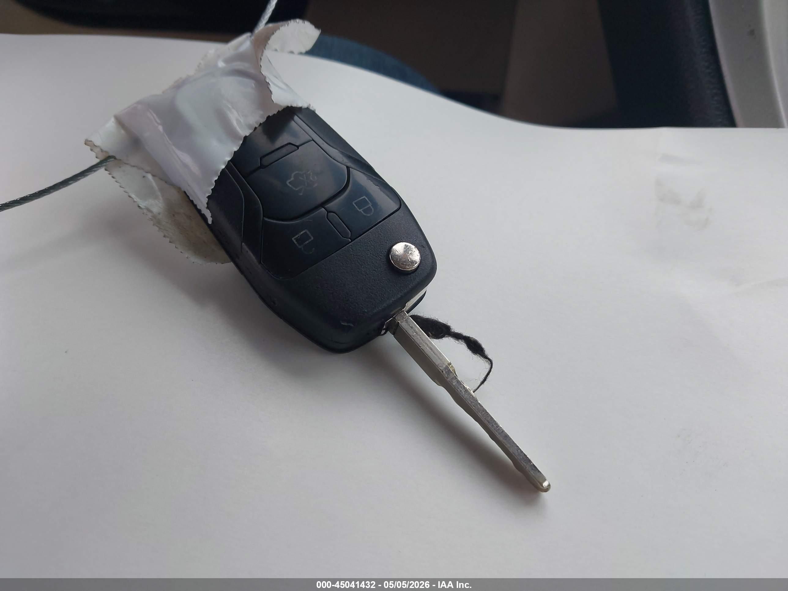 FORD FUSION image 11