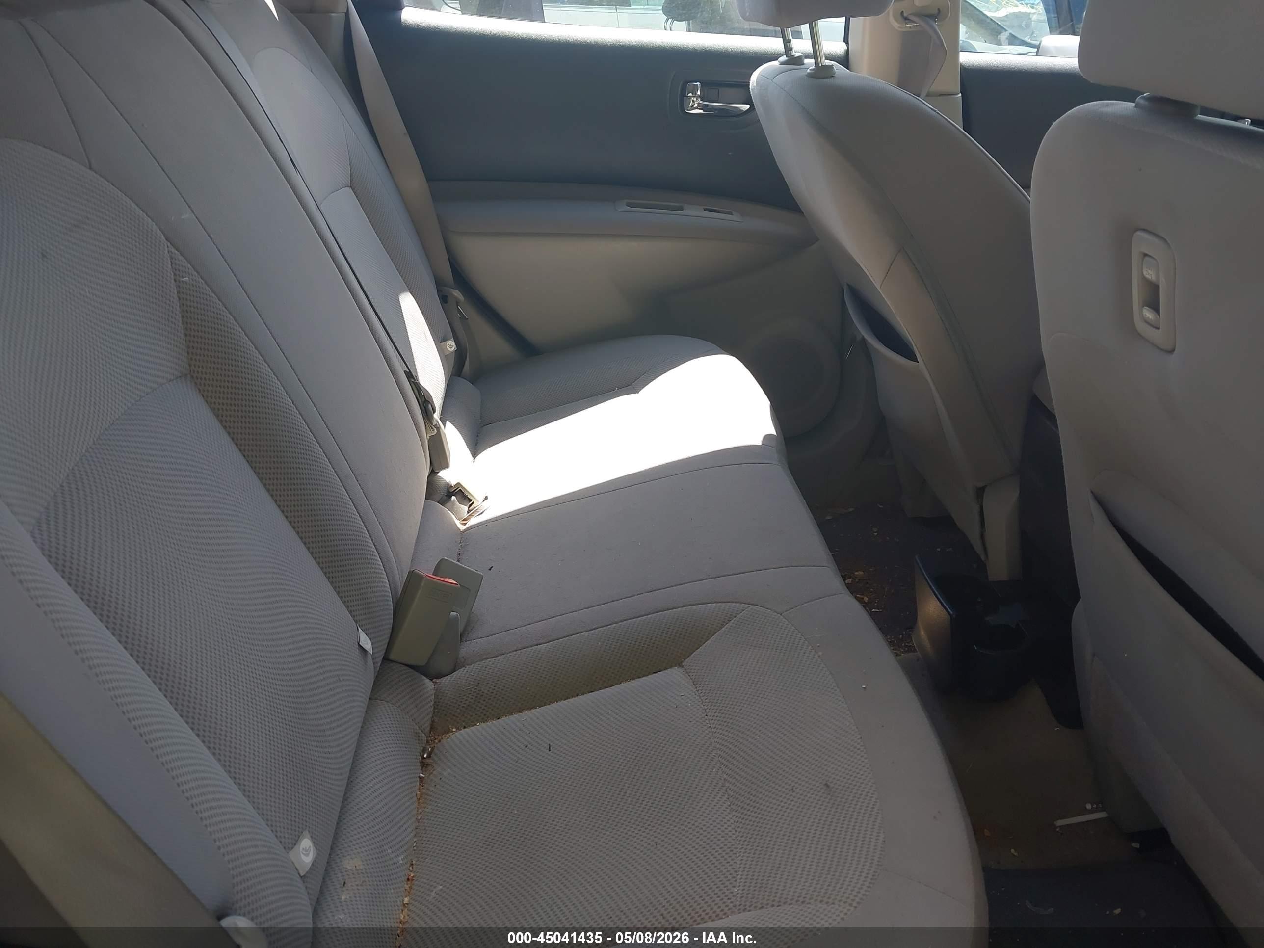 NISSAN ROGUE image 8