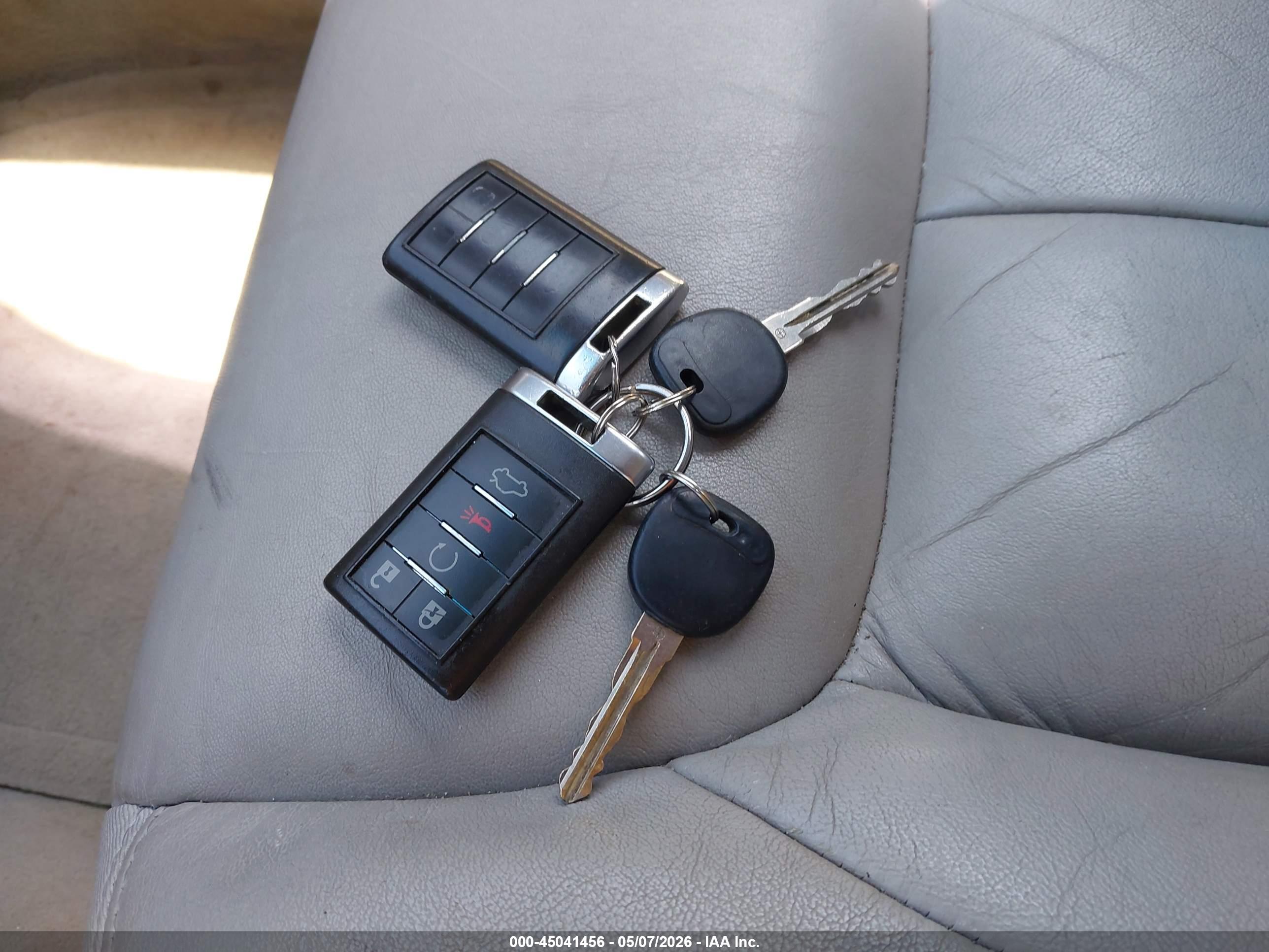 CADILLAC DTS image 11