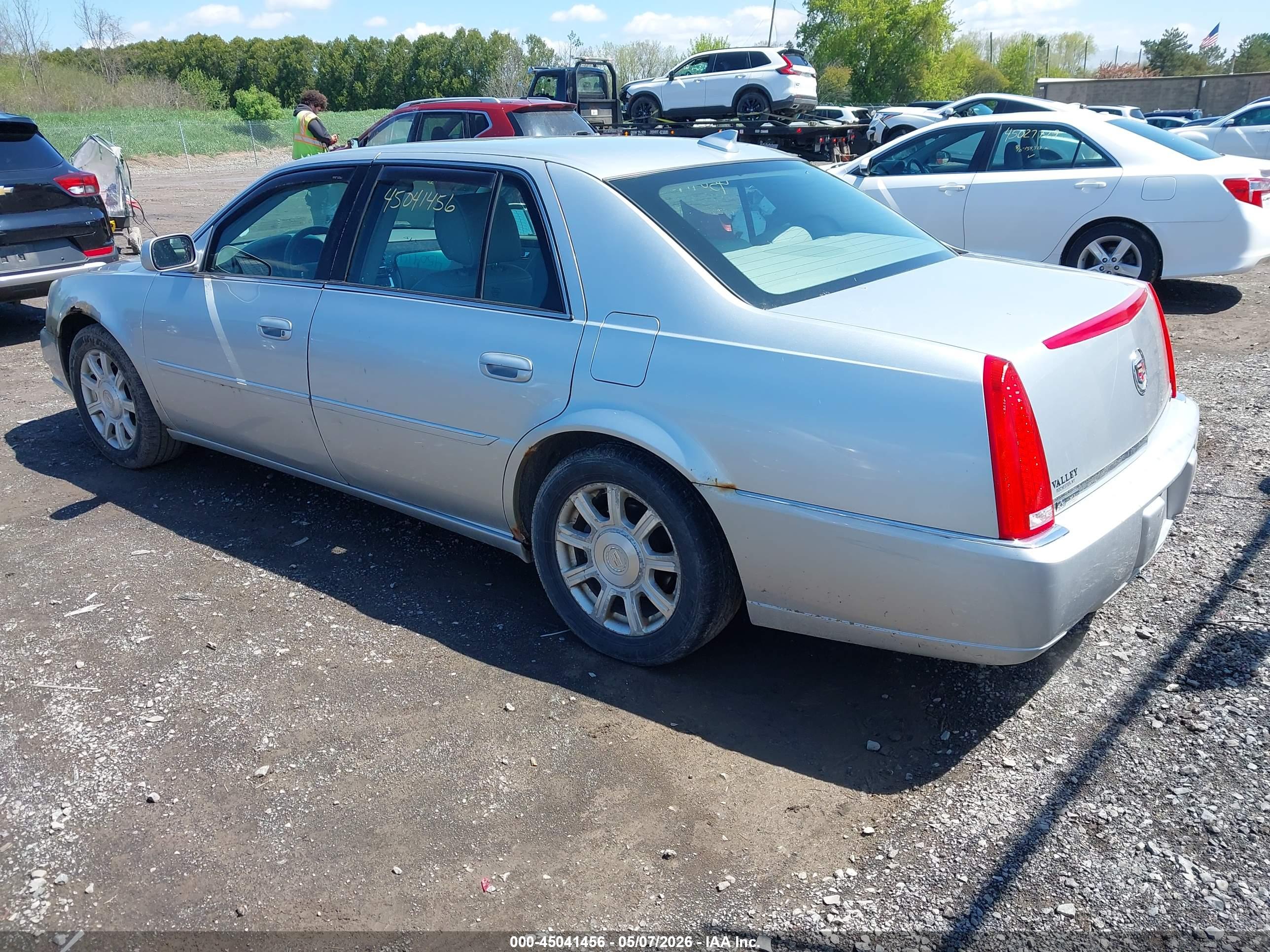 CADILLAC DTS image 3