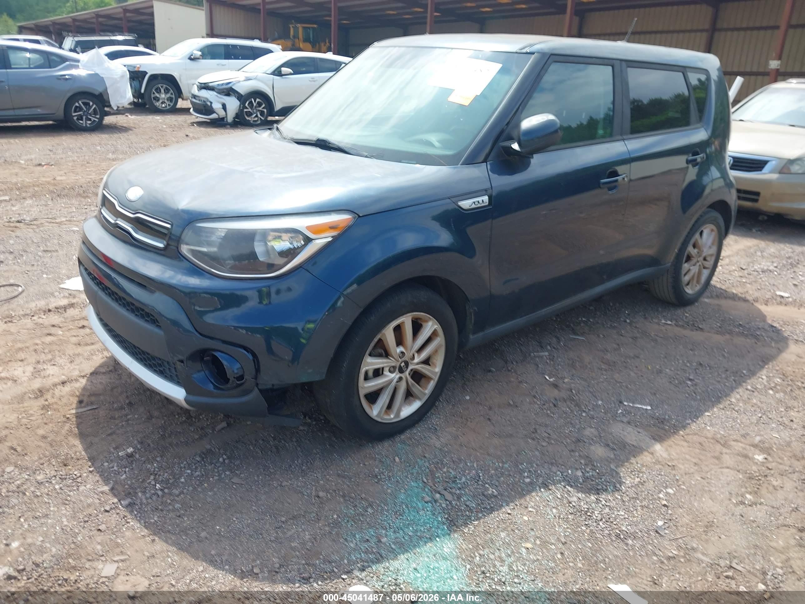 KIA SOUL image 2