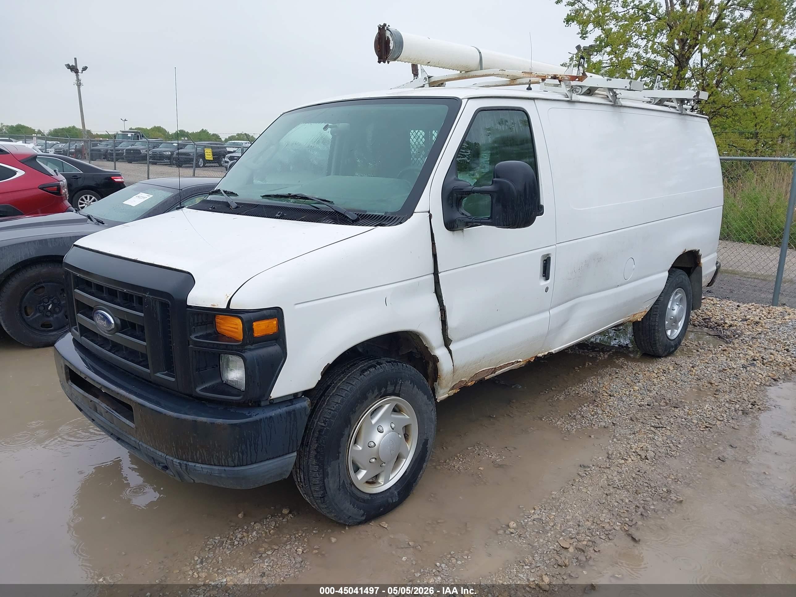 FORD E-250 image 2