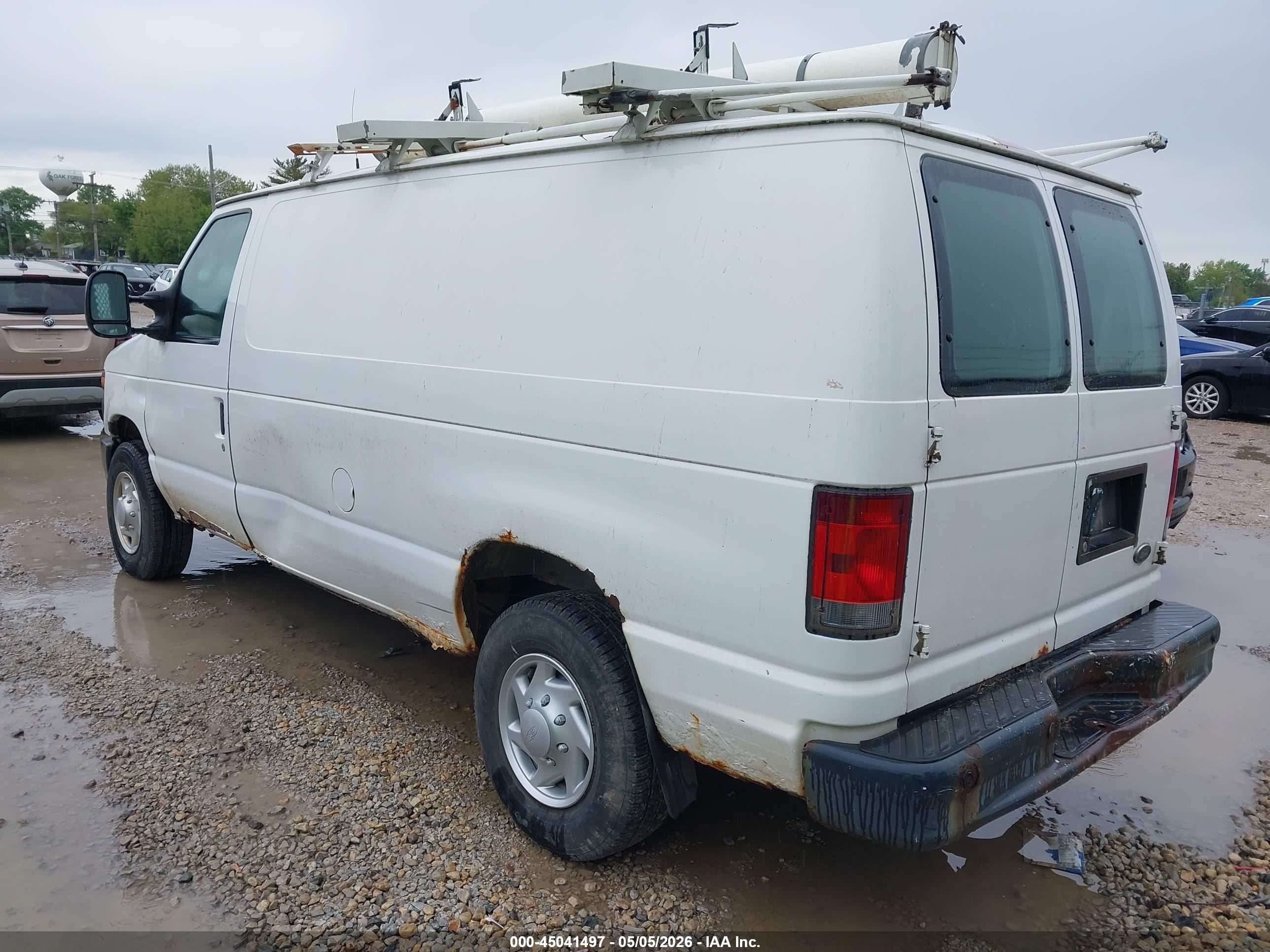 FORD E-250 image 3