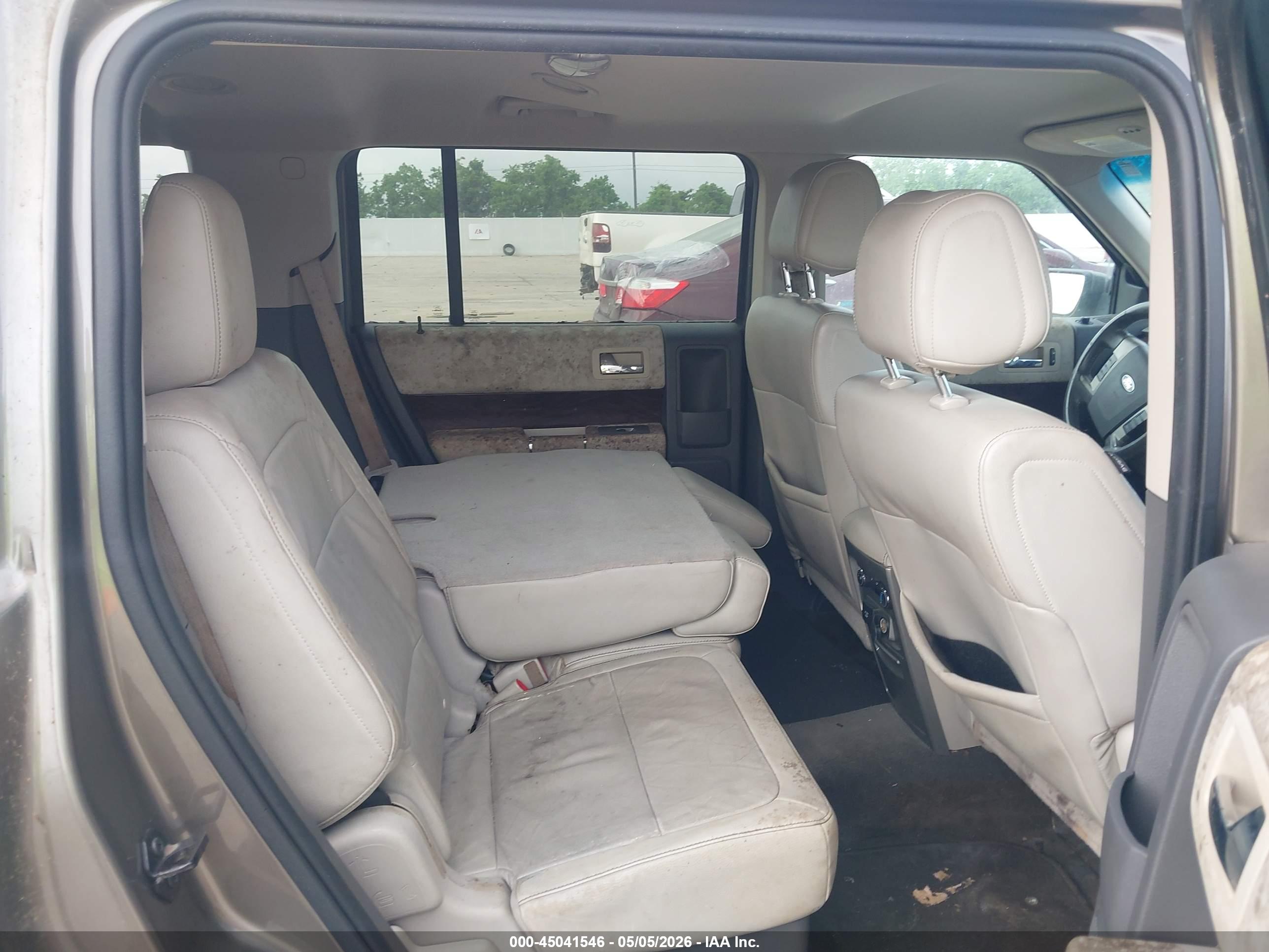 FORD FLEX image 8