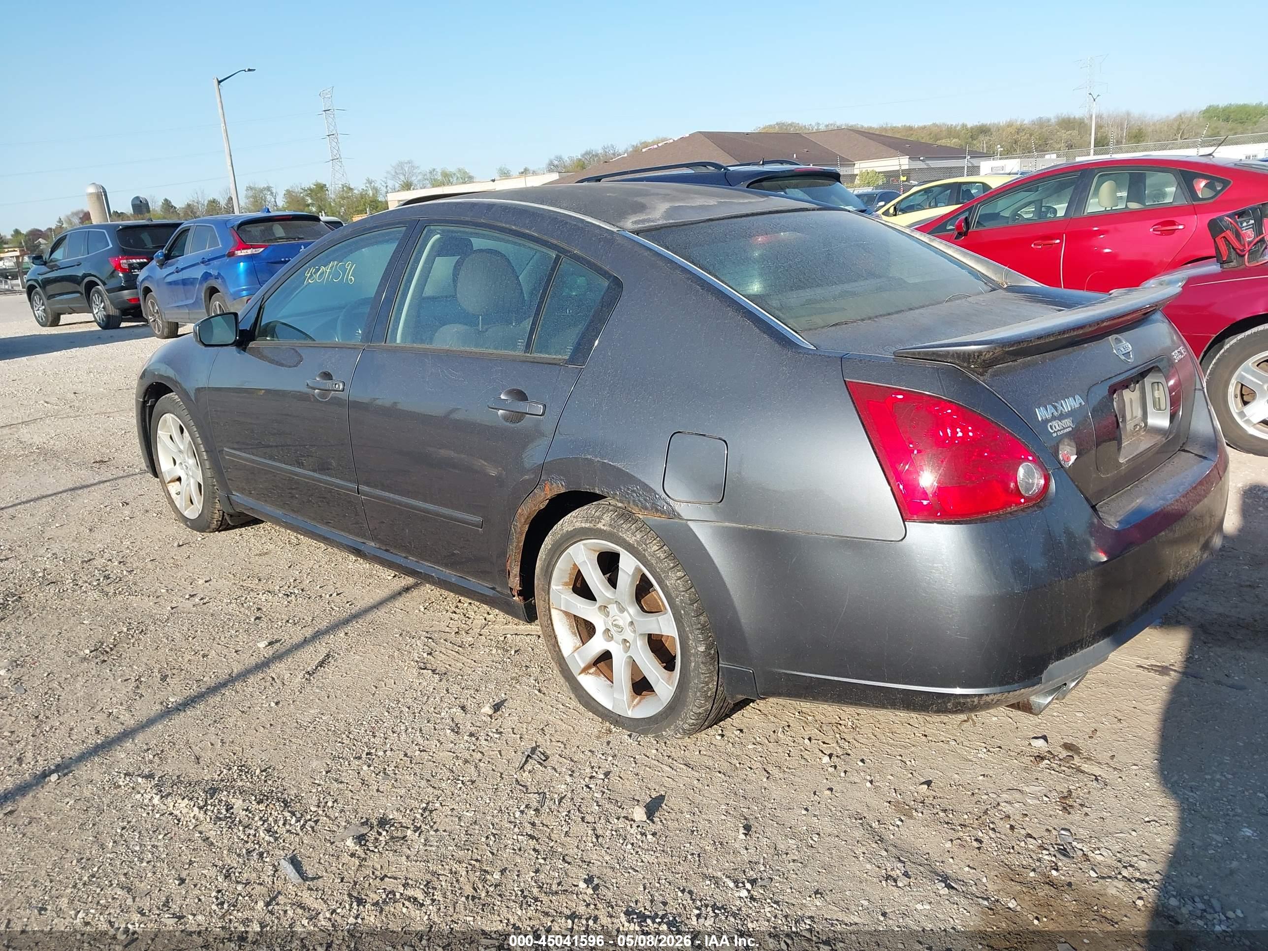 NISSAN MAXIMA image 3