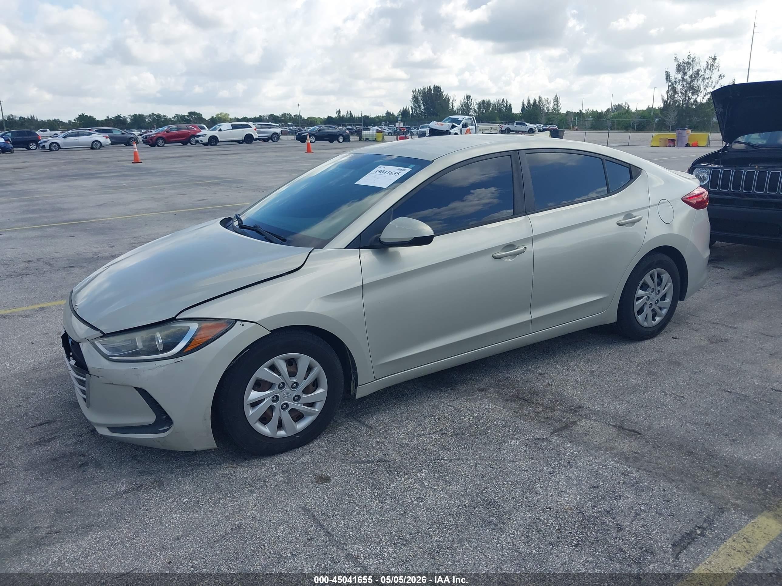 HYUNDAI ELANTRA image 2