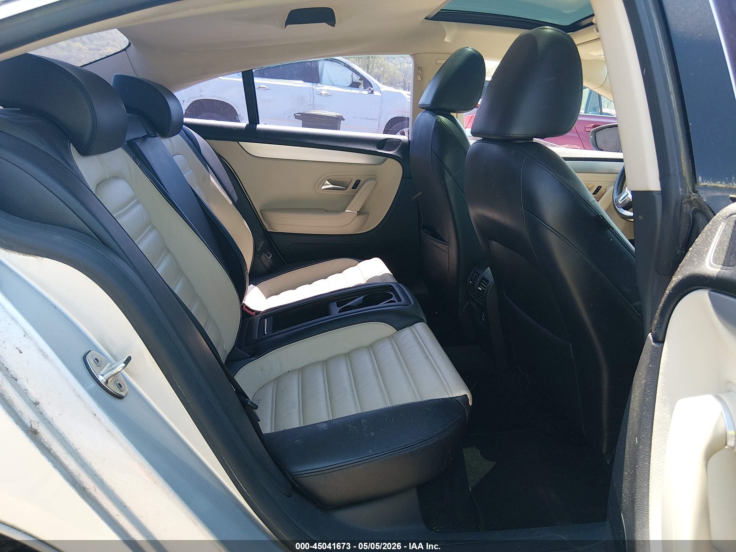 VOLKSWAGEN CC image 8