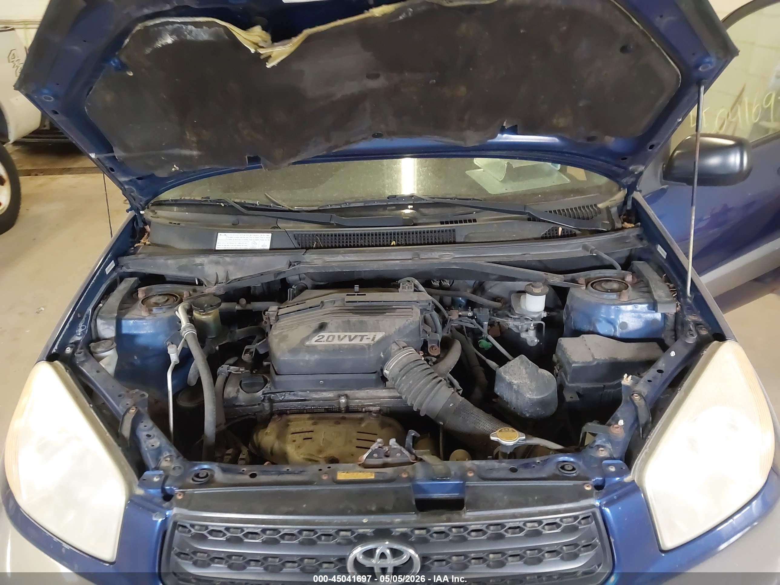 TOYOTA RAV4 image 10