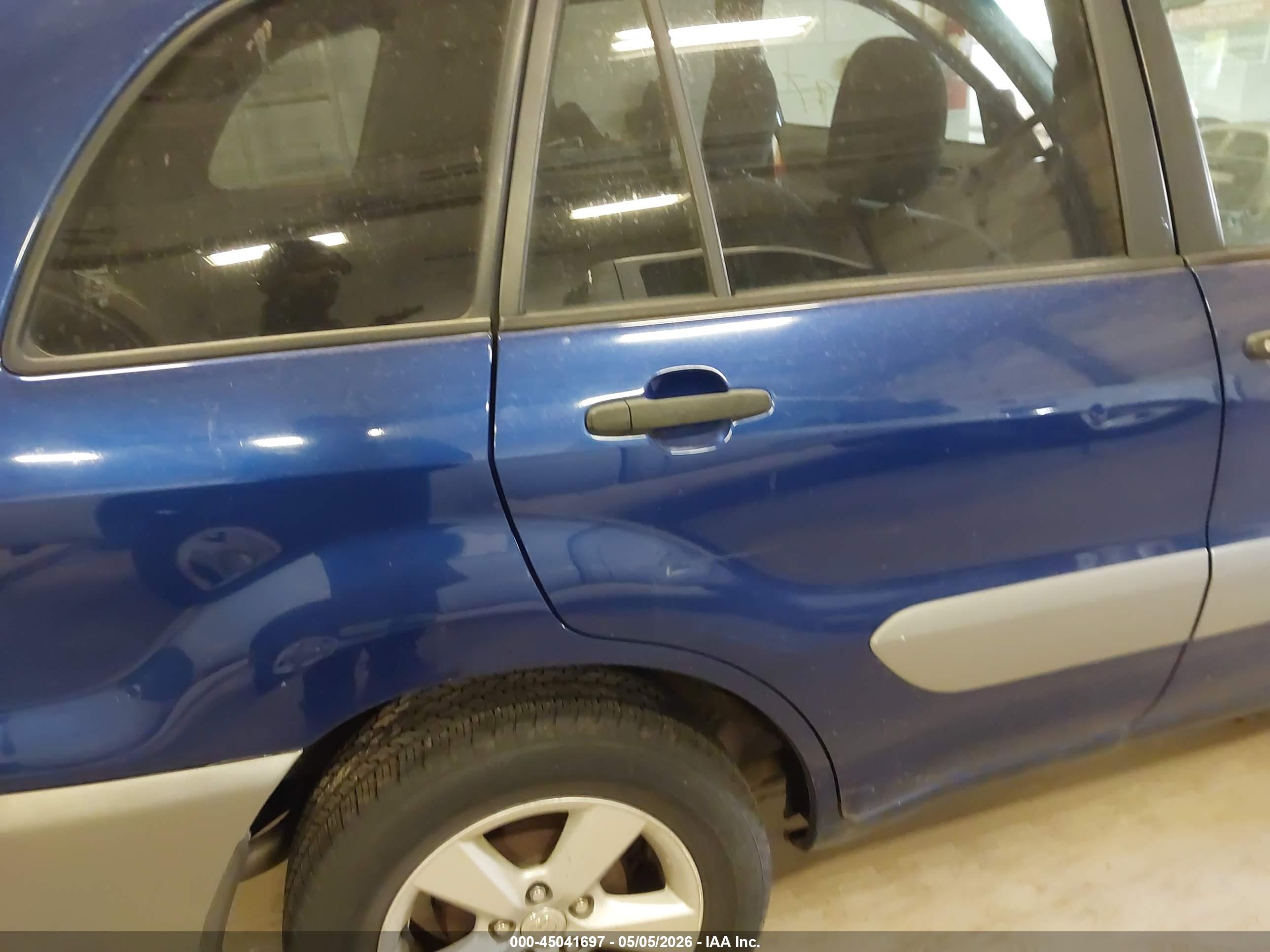 TOYOTA RAV4 image 6