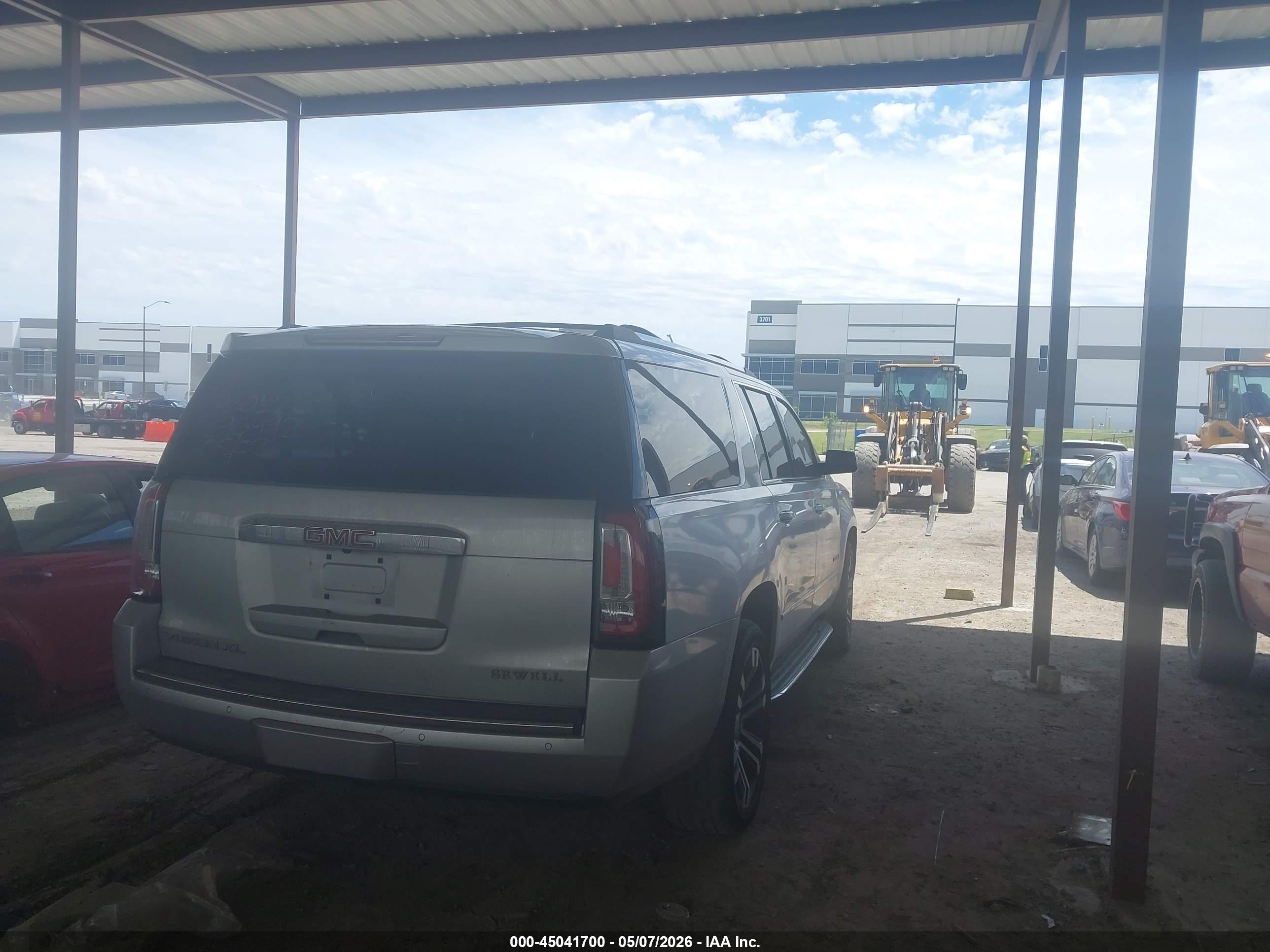 GMC YUKON image 4