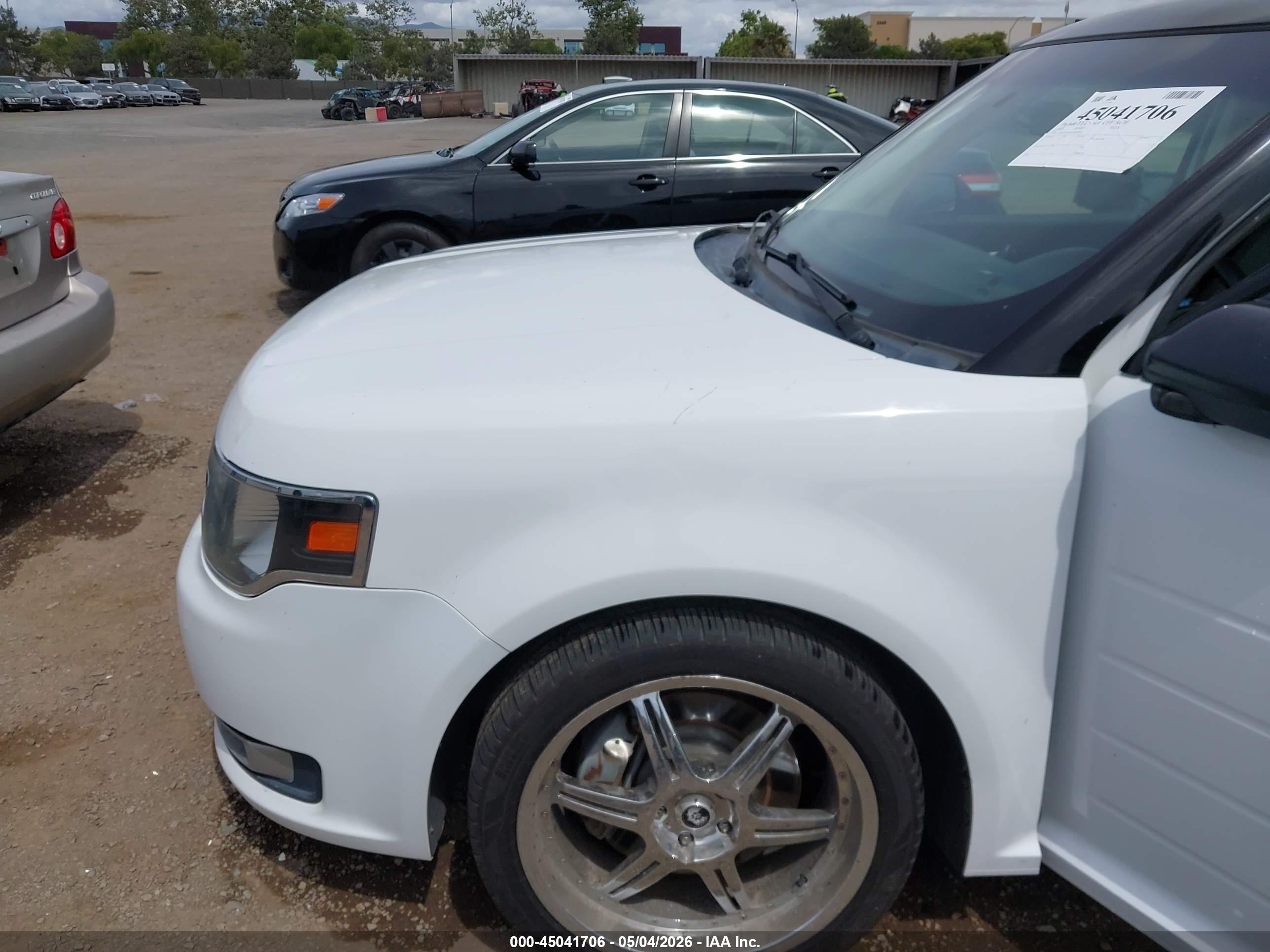 FORD FLEX image 6