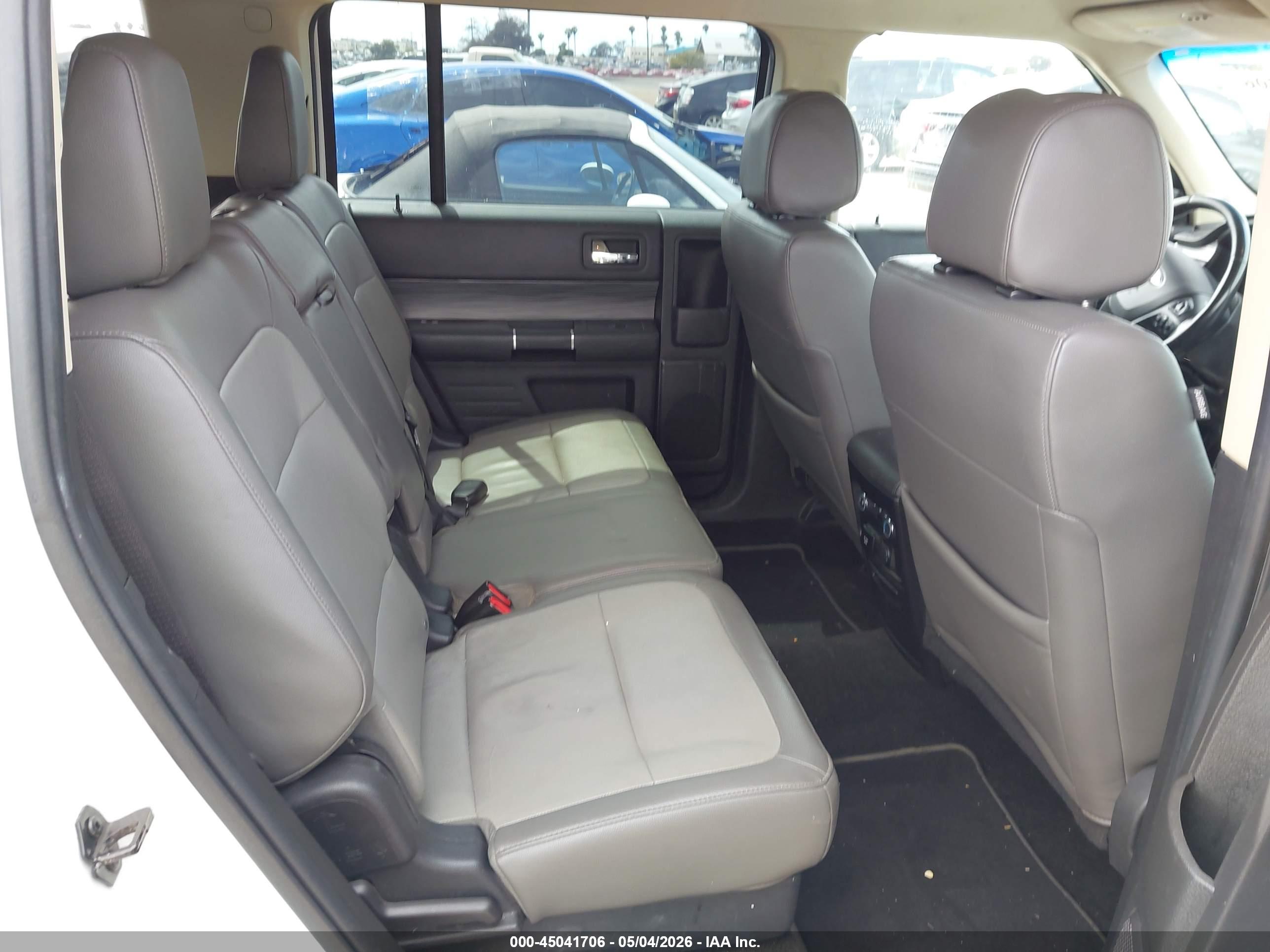 FORD FLEX image 8