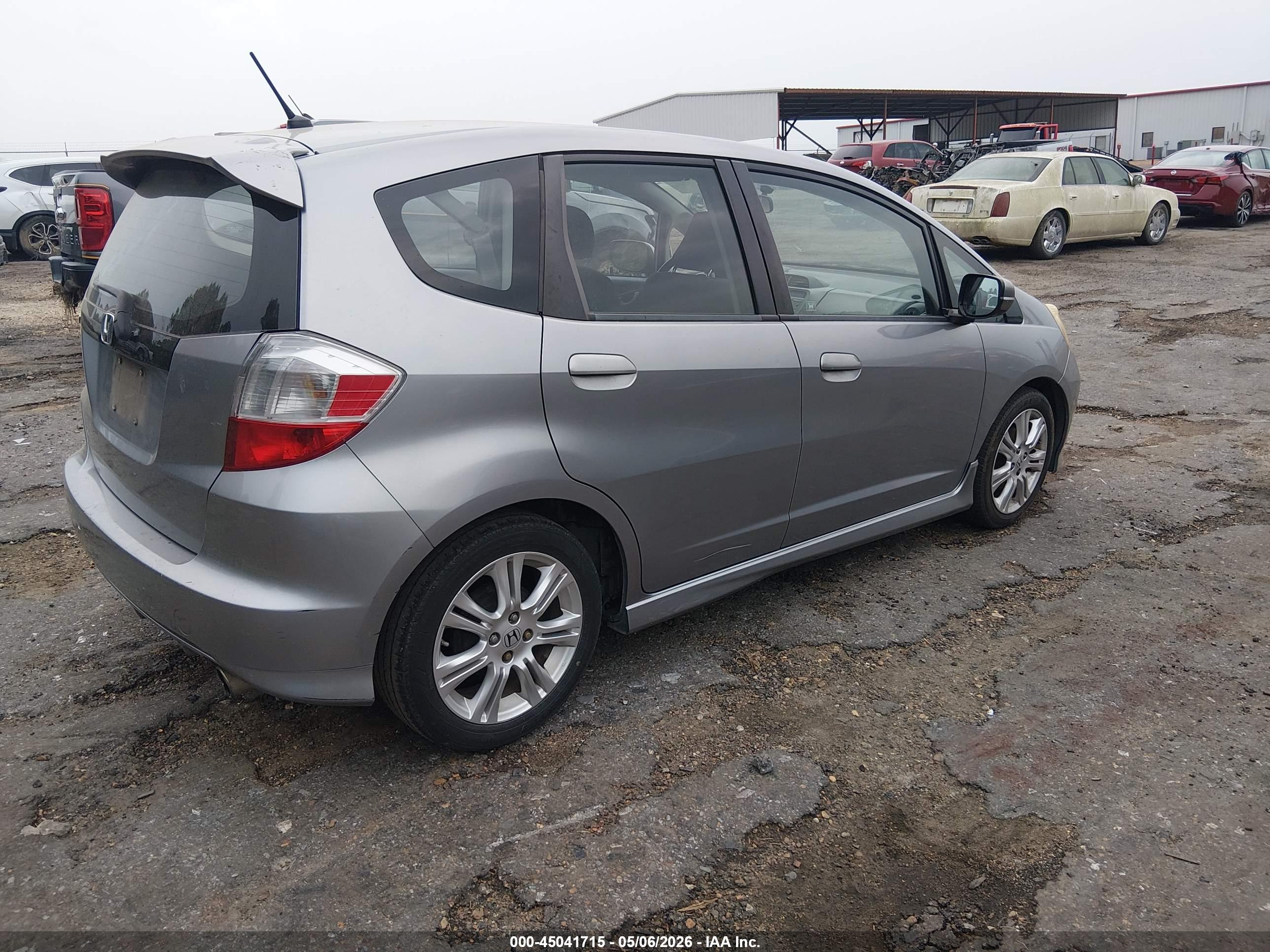 HONDA FIT image 4