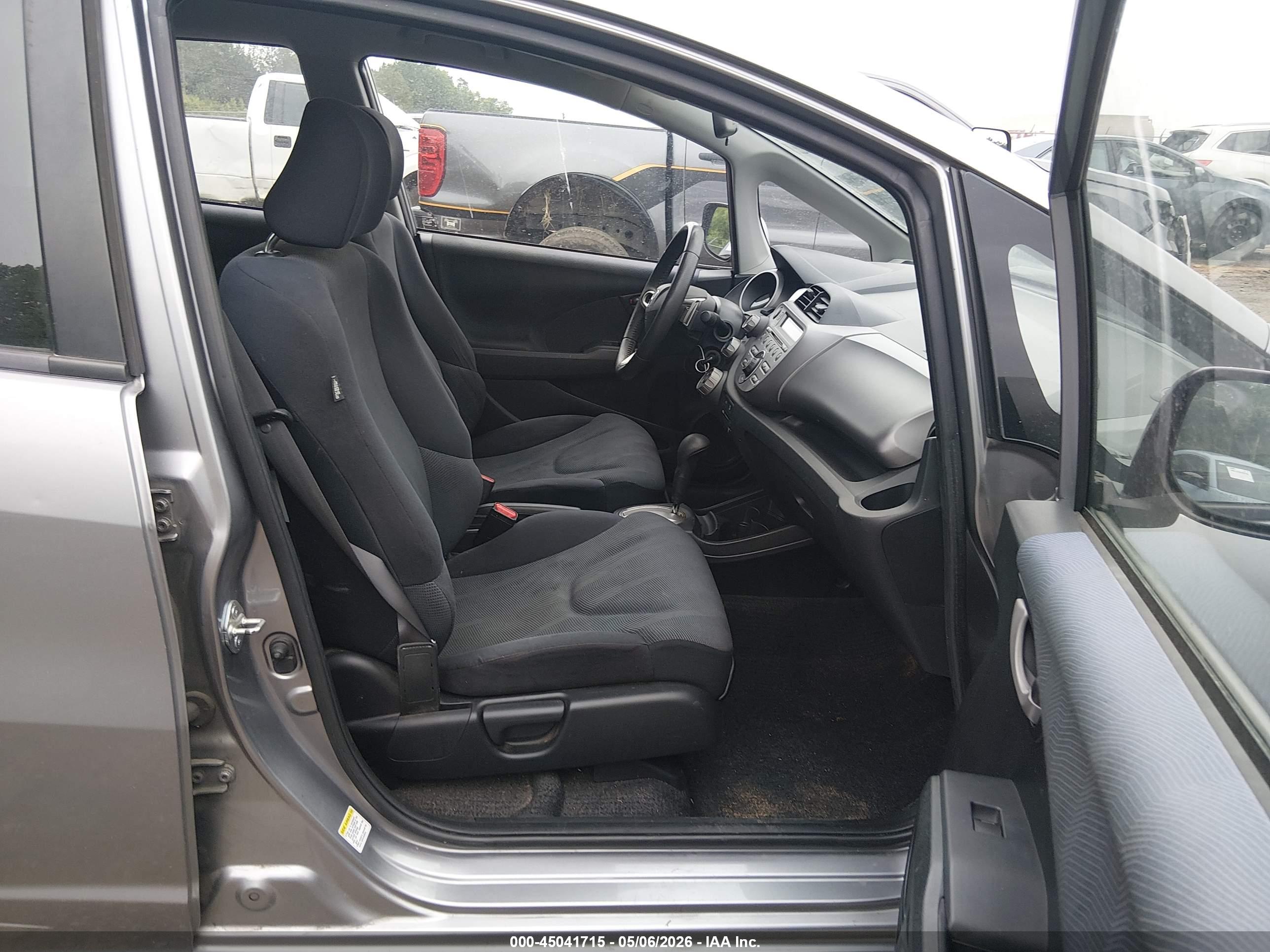 HONDA FIT image 5