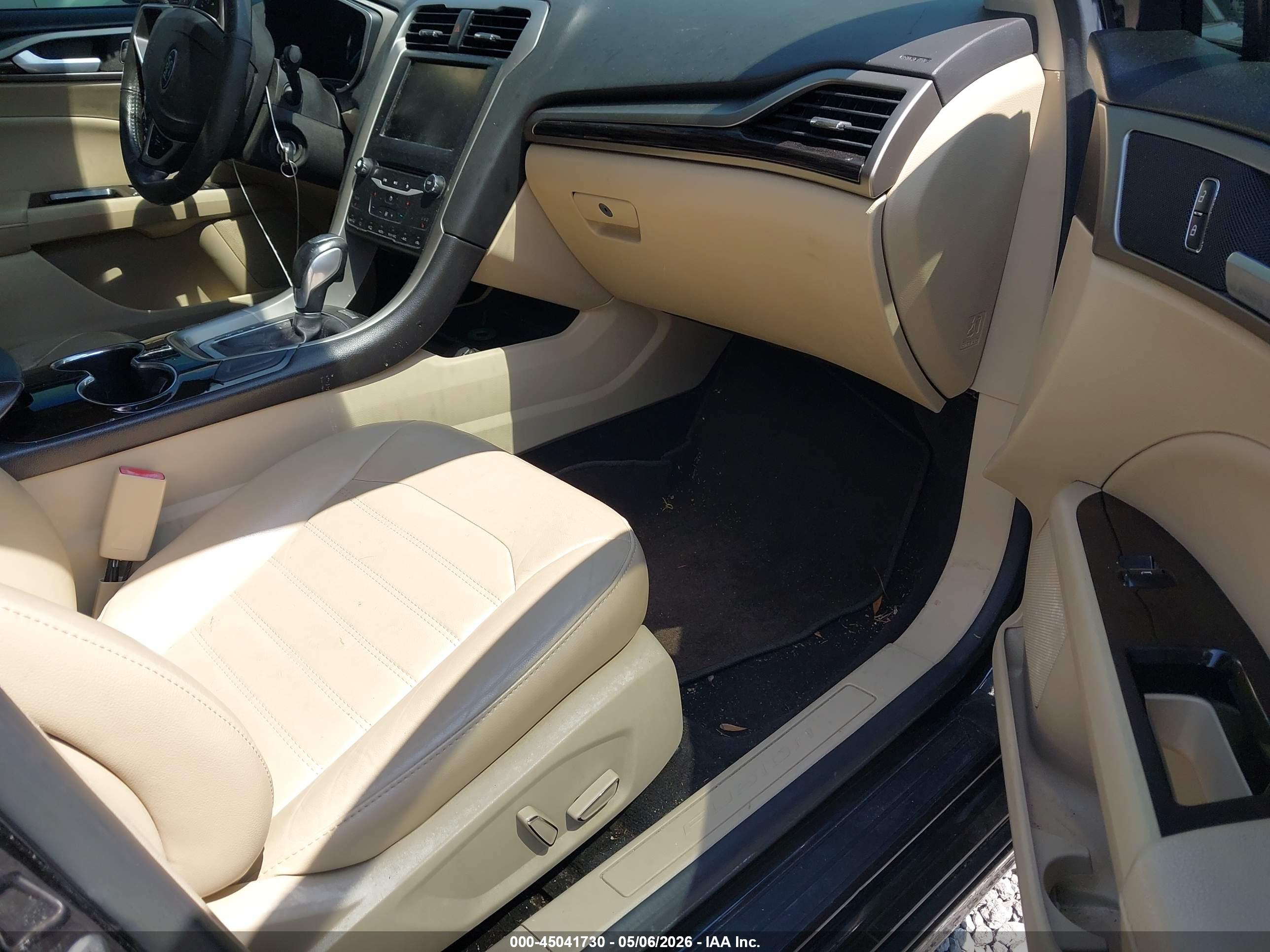 FORD FUSION image 5