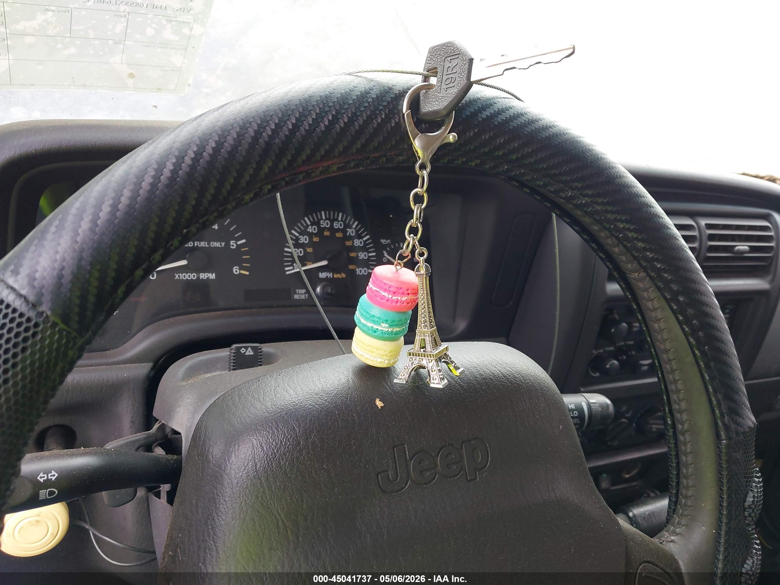 JEEP CHEROKEE image 11
