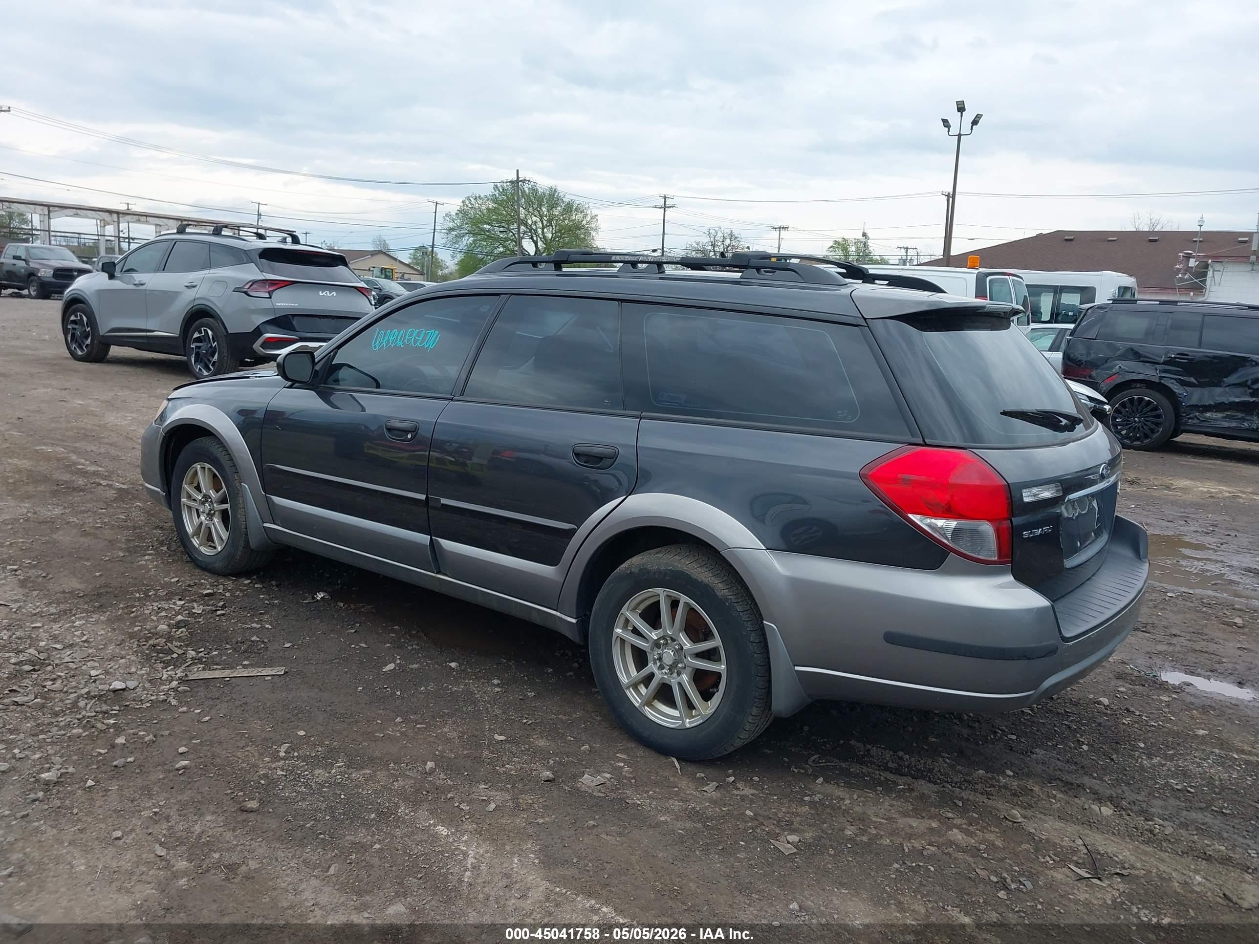 SUBARU OUTBACK image 3