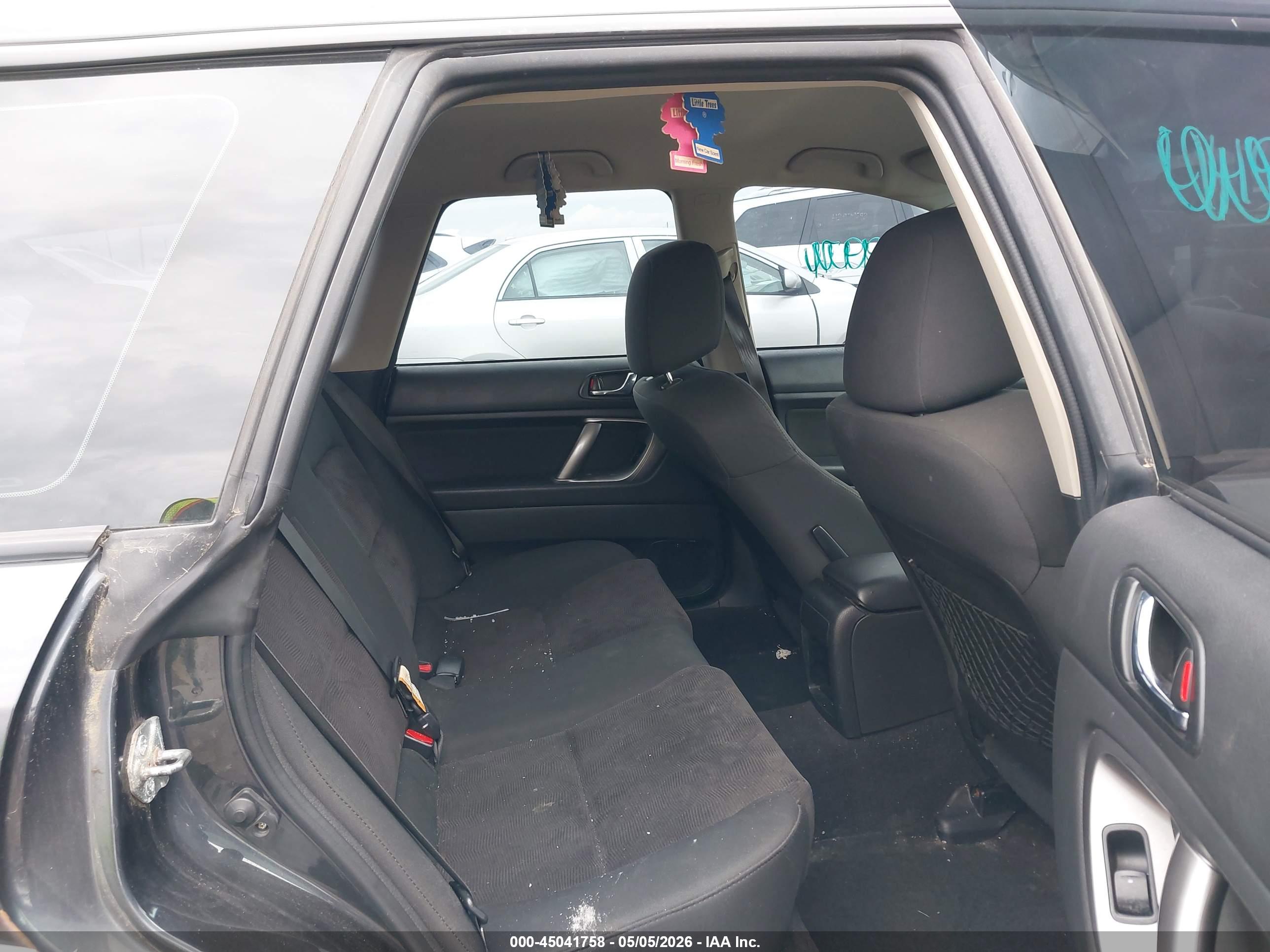 SUBARU OUTBACK image 8