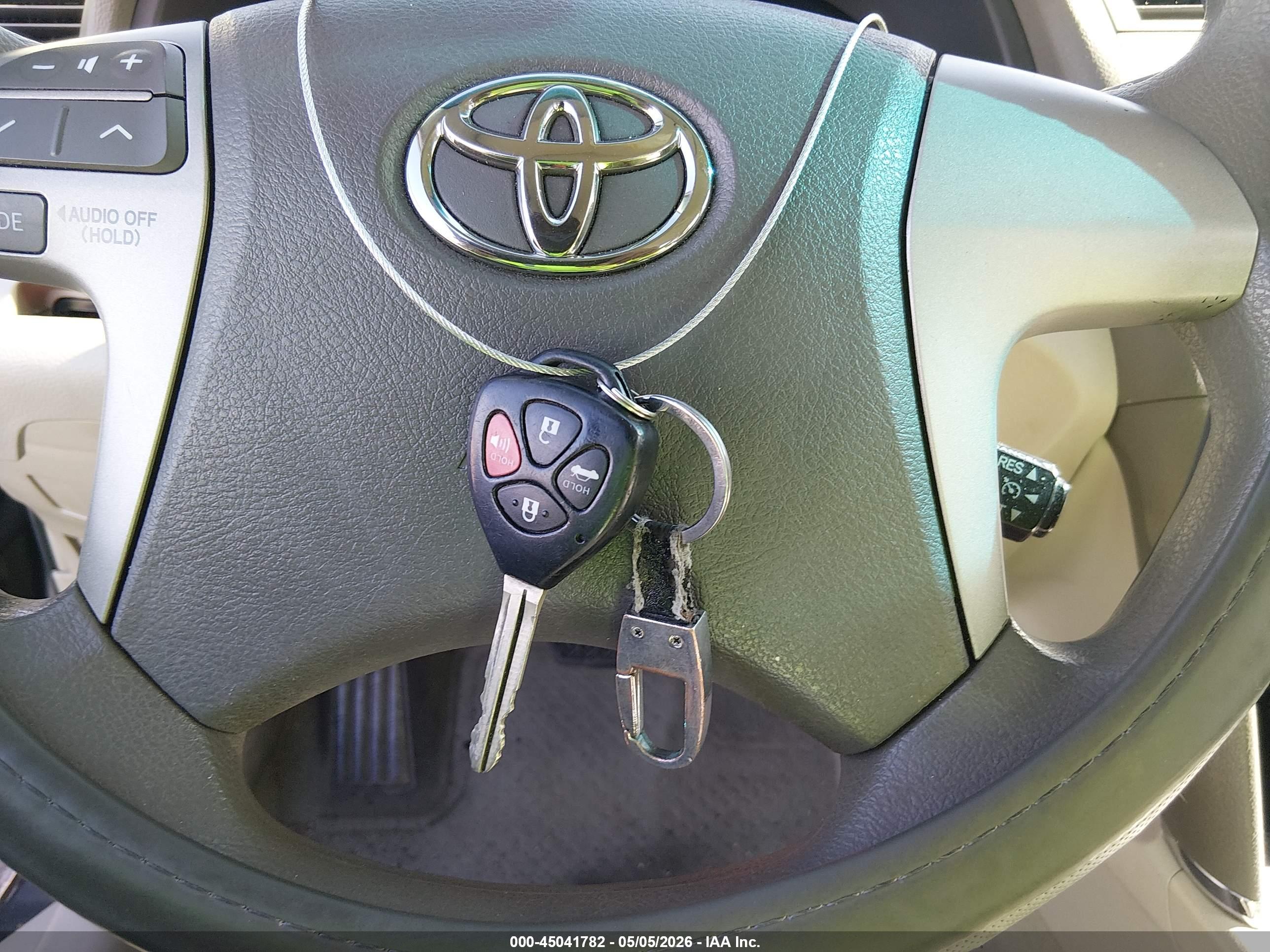 TOYOTA CAMRY image 11