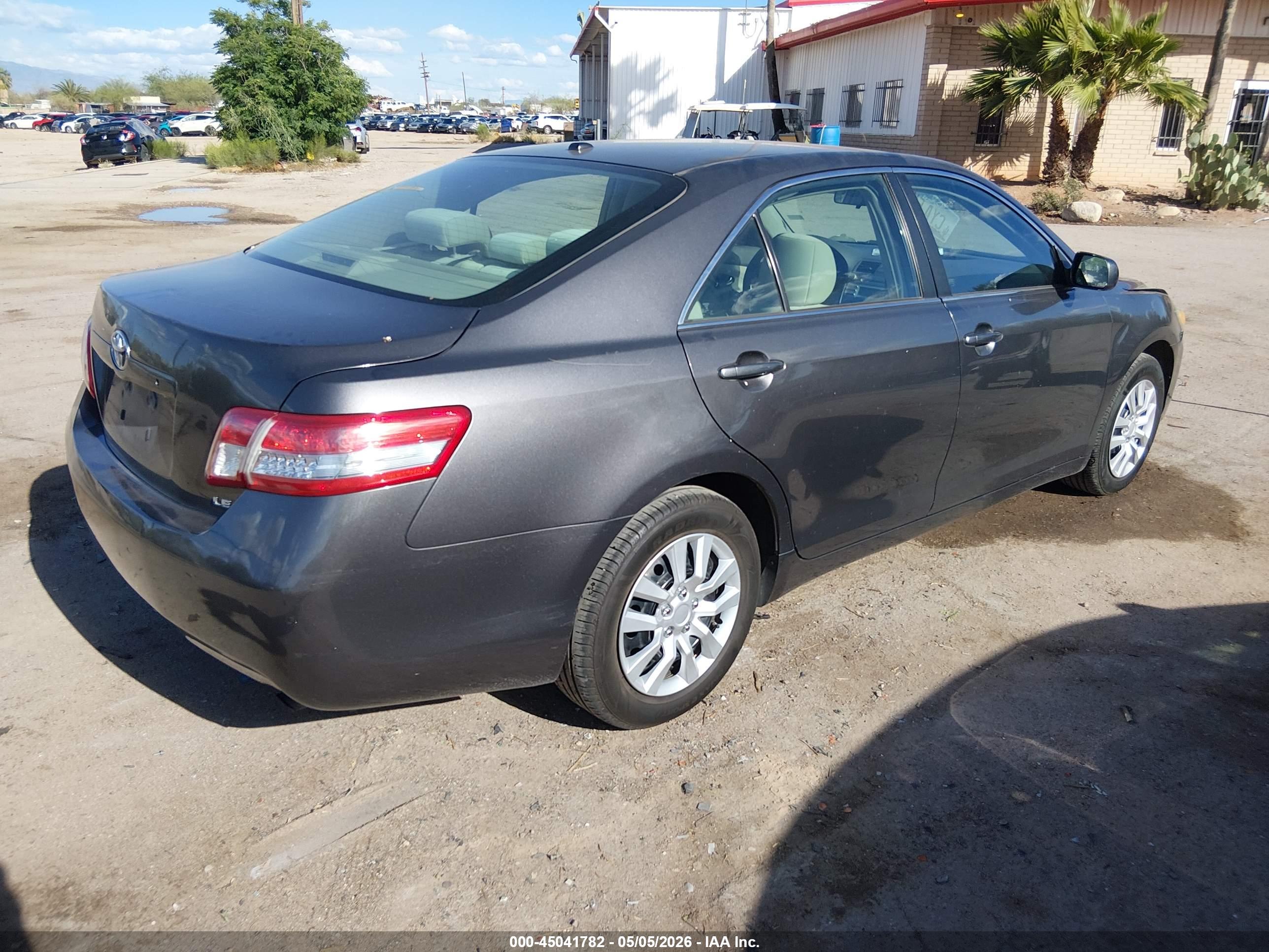 TOYOTA CAMRY image 4
