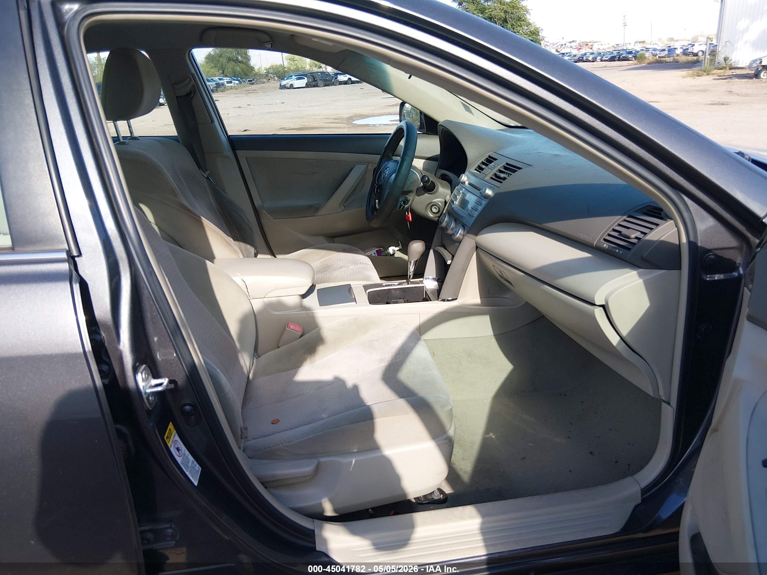 TOYOTA CAMRY image 5