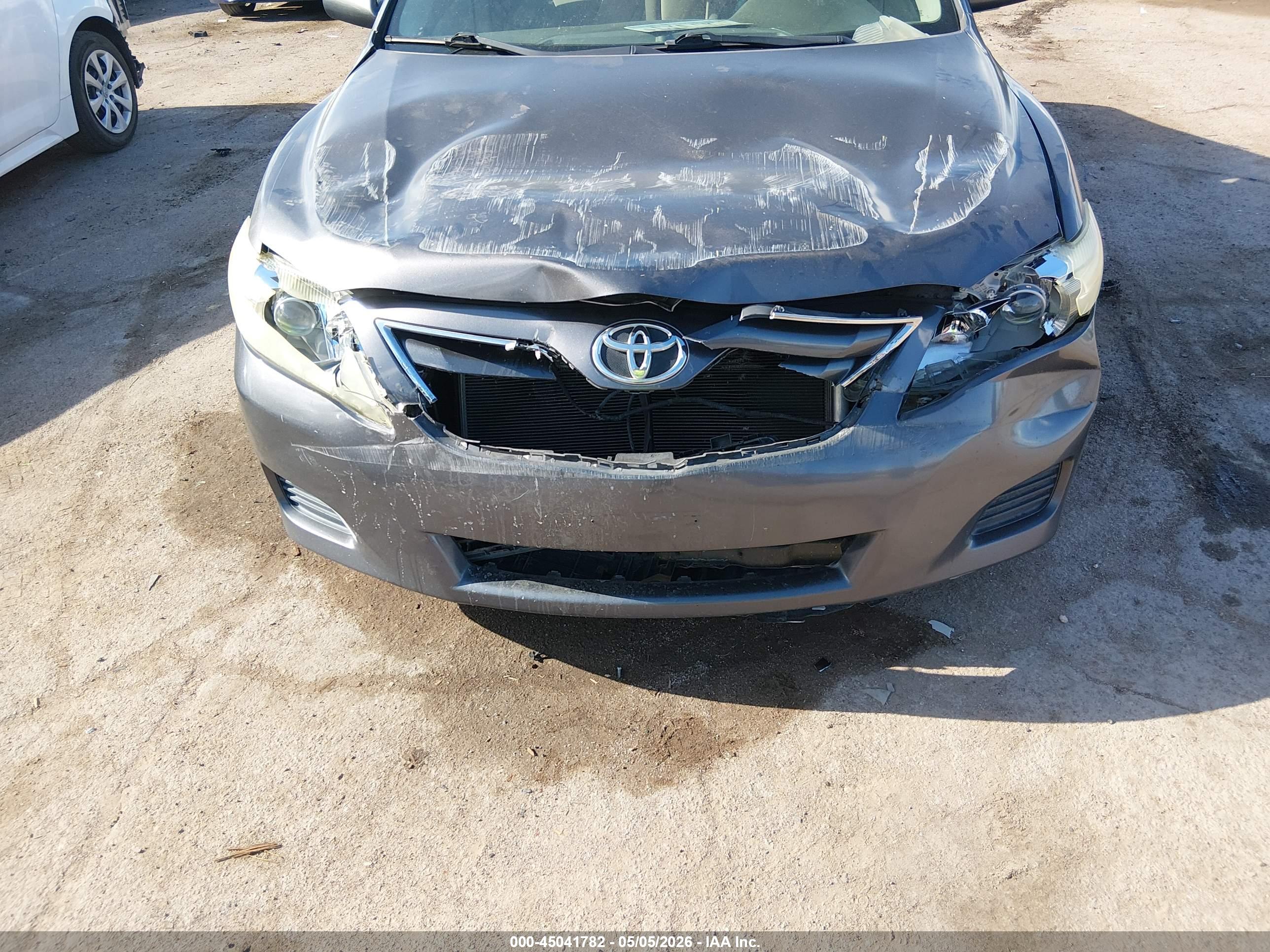 TOYOTA CAMRY image 6
