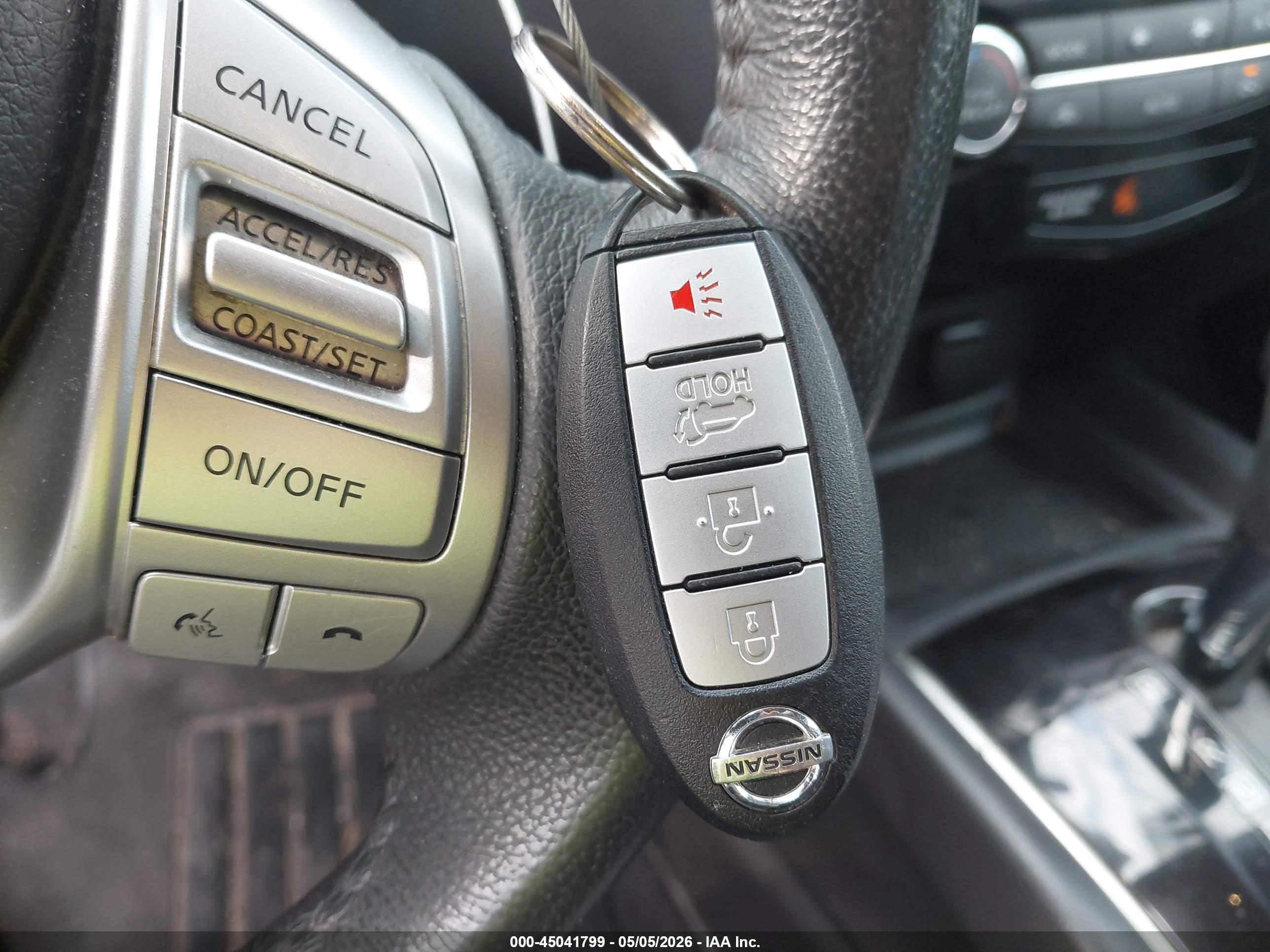 NISSAN ROGUE image 11