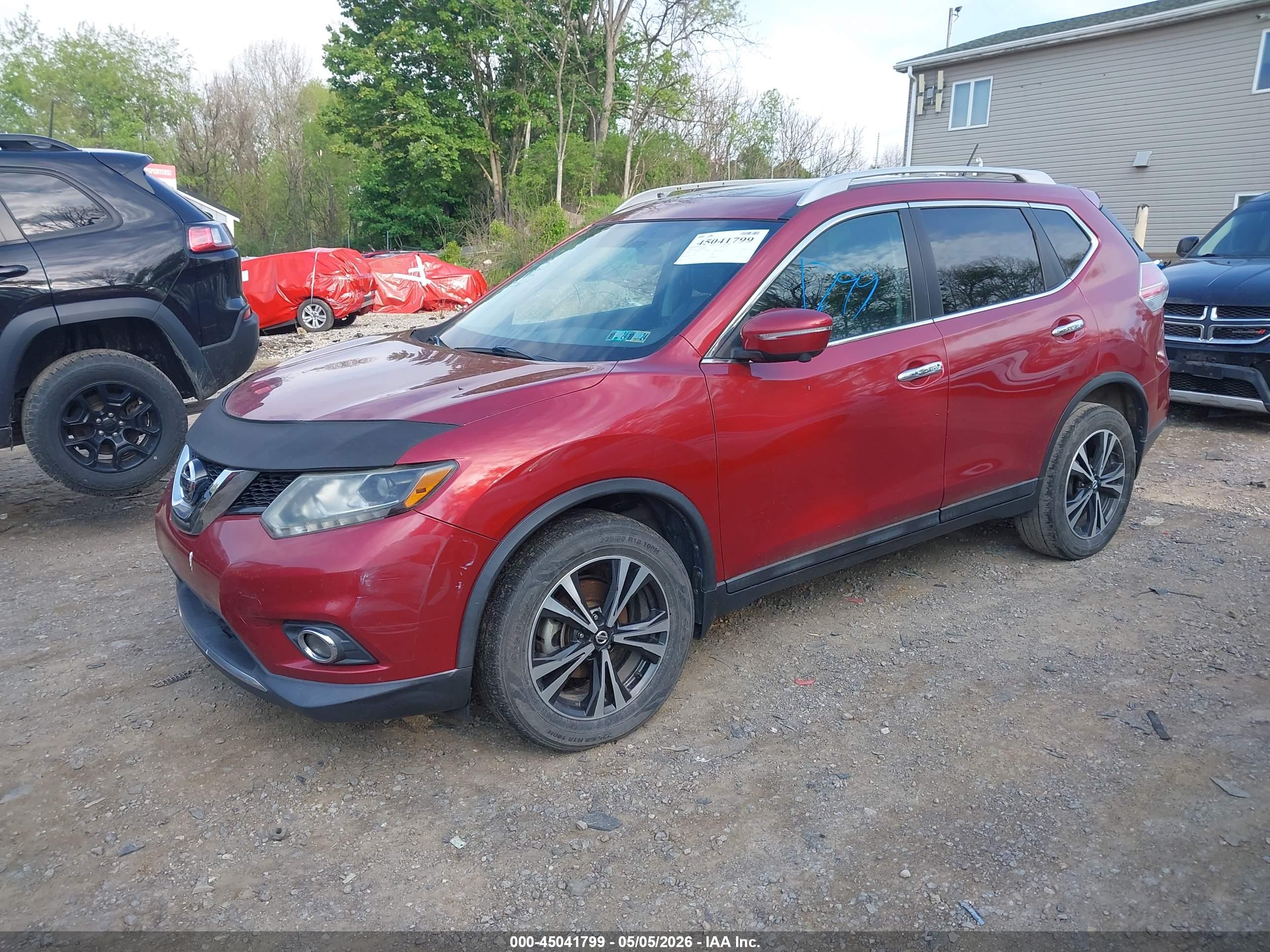 NISSAN ROGUE image 2