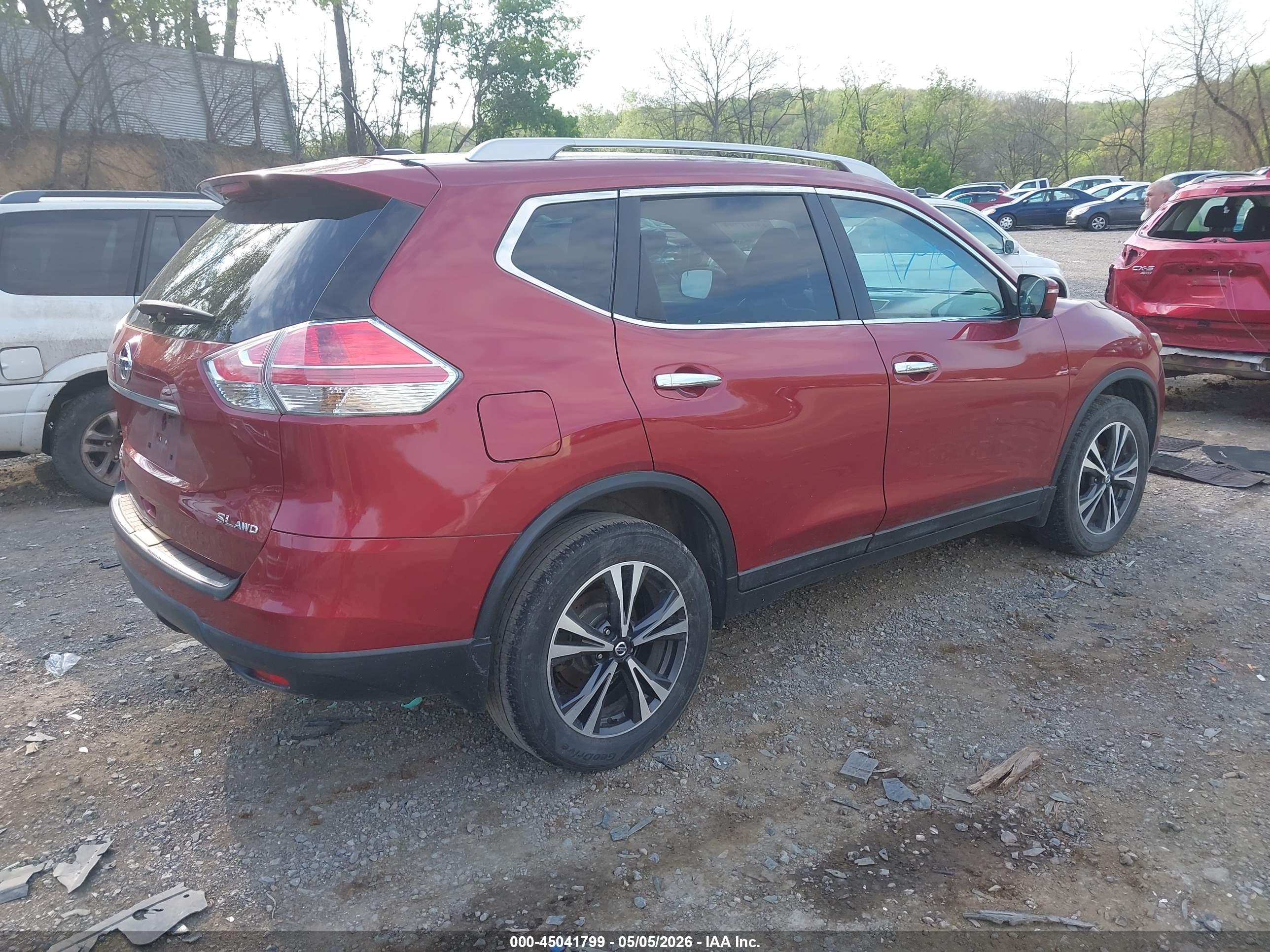 NISSAN ROGUE image 4