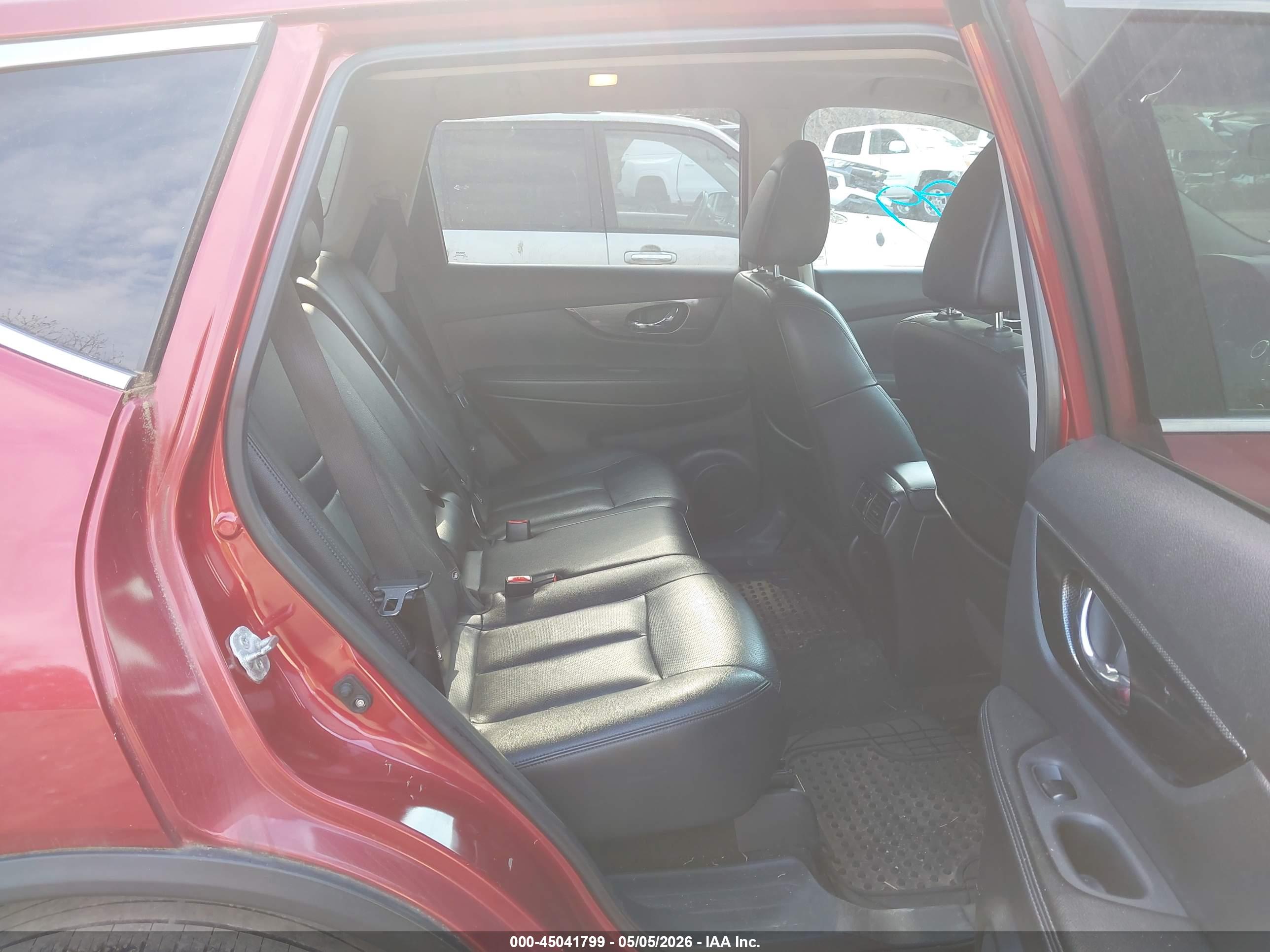 NISSAN ROGUE image 8