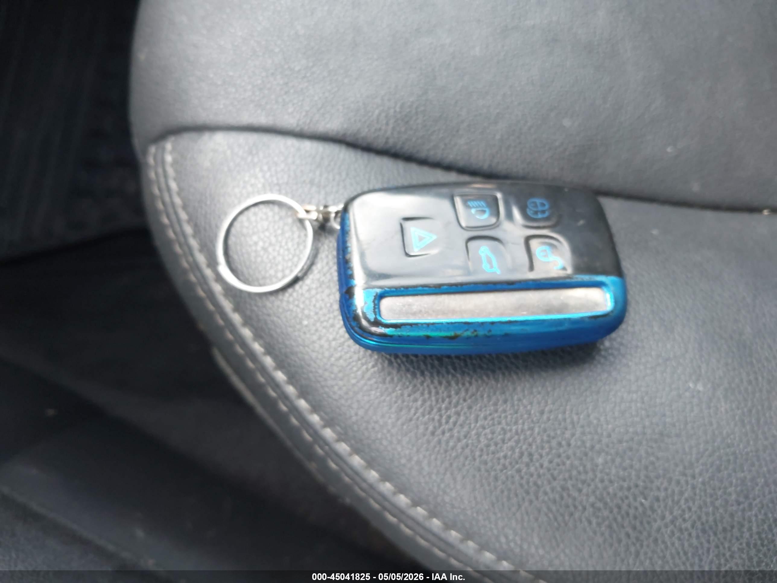LAND ROVER image 11