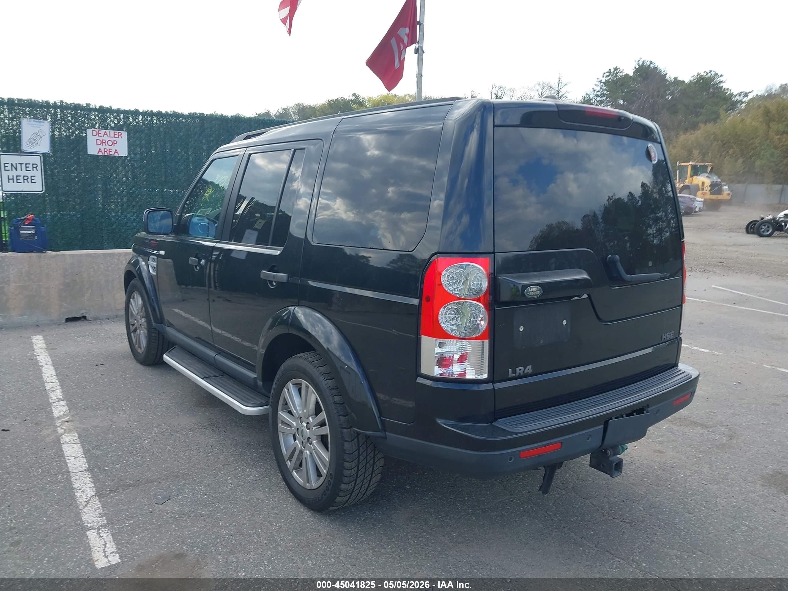 LAND ROVER image 3