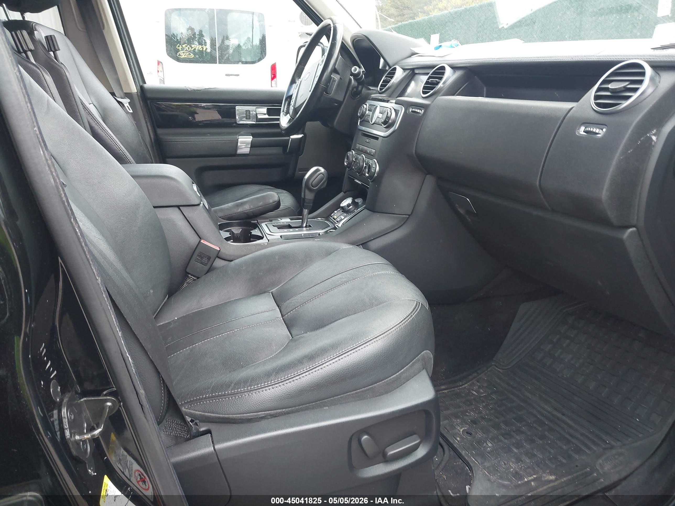 LAND ROVER image 5