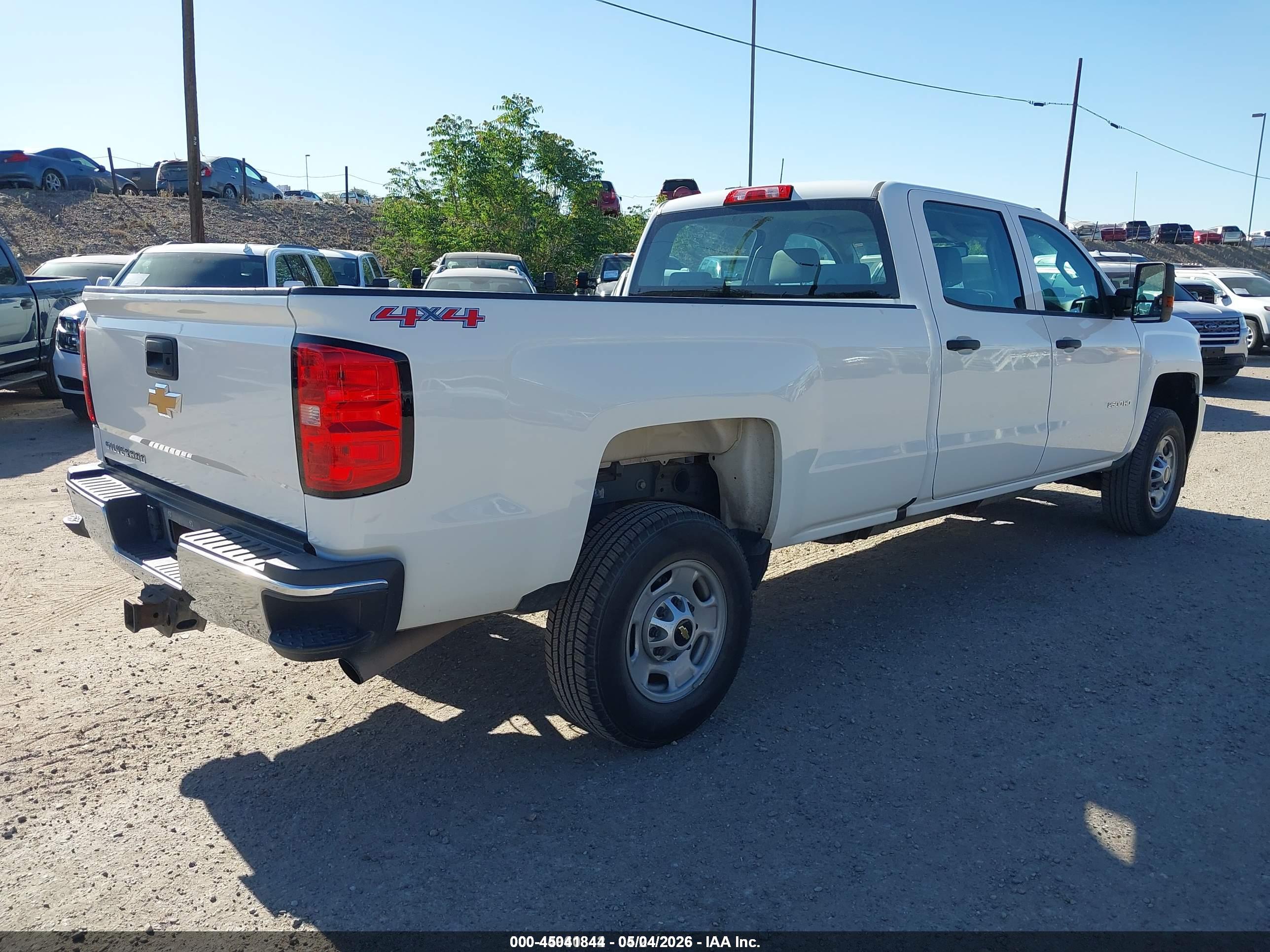CHEVROLET SILVERADO image 4