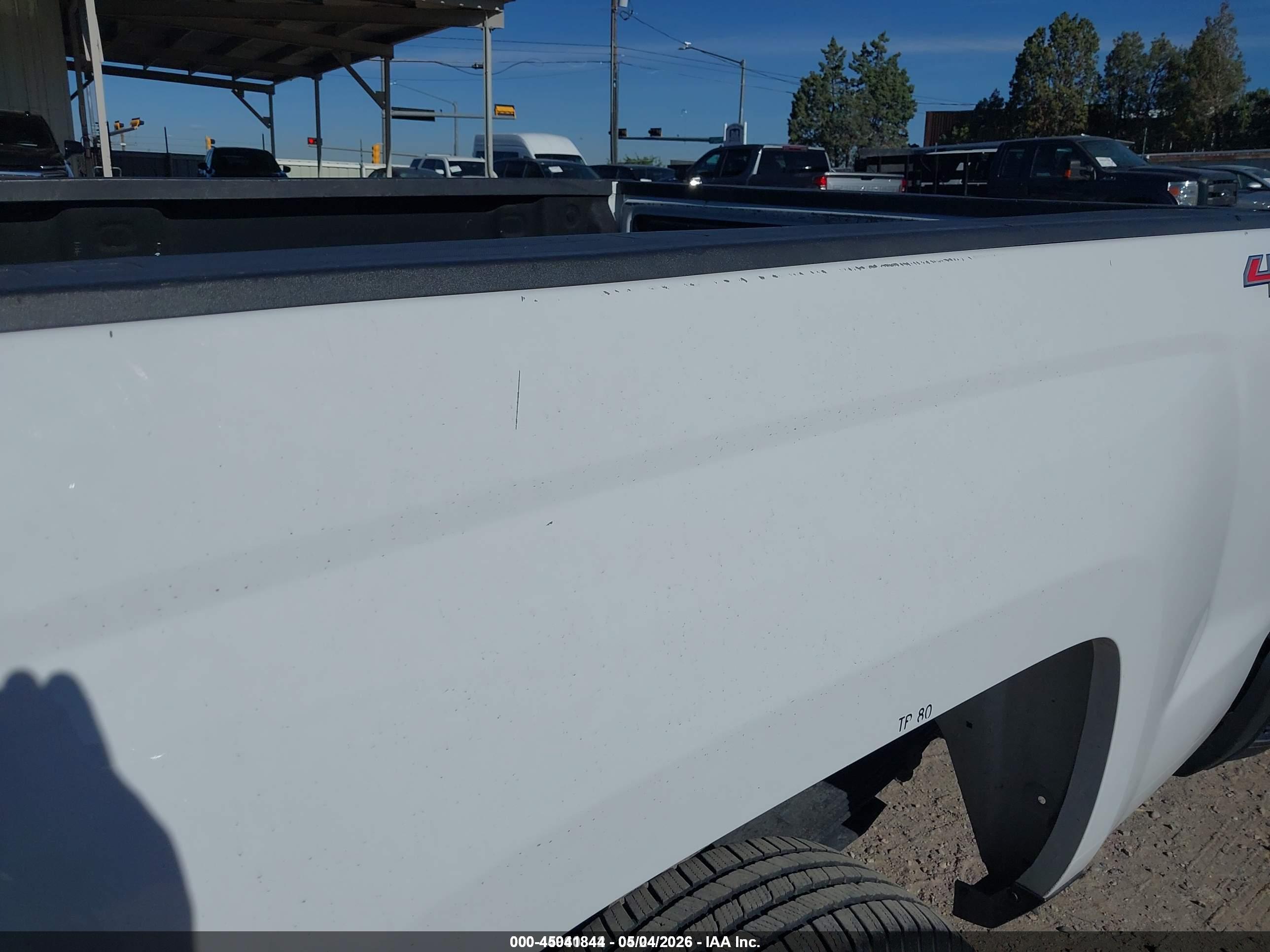 CHEVROLET SILVERADO image 6