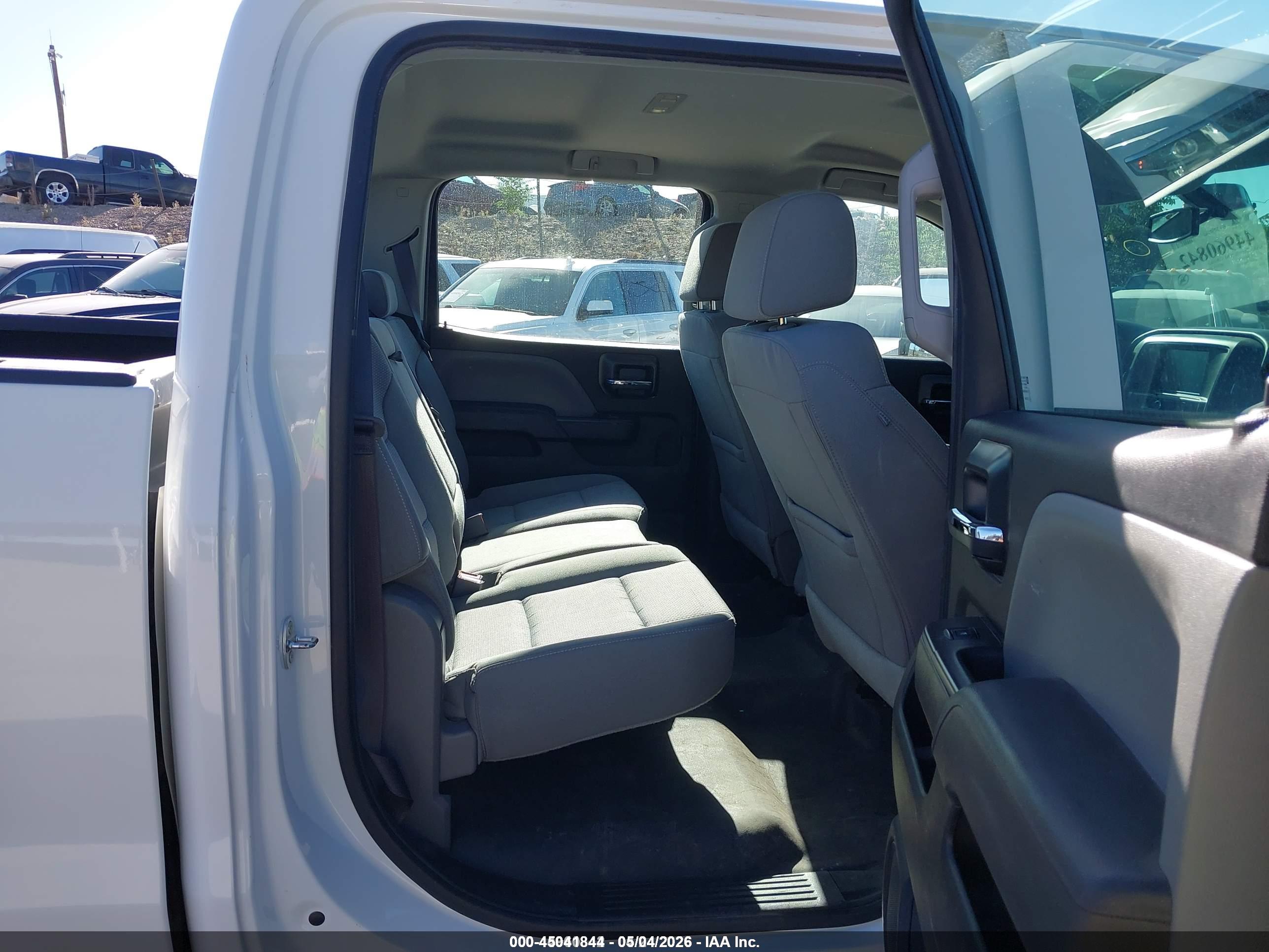 CHEVROLET SILVERADO image 8